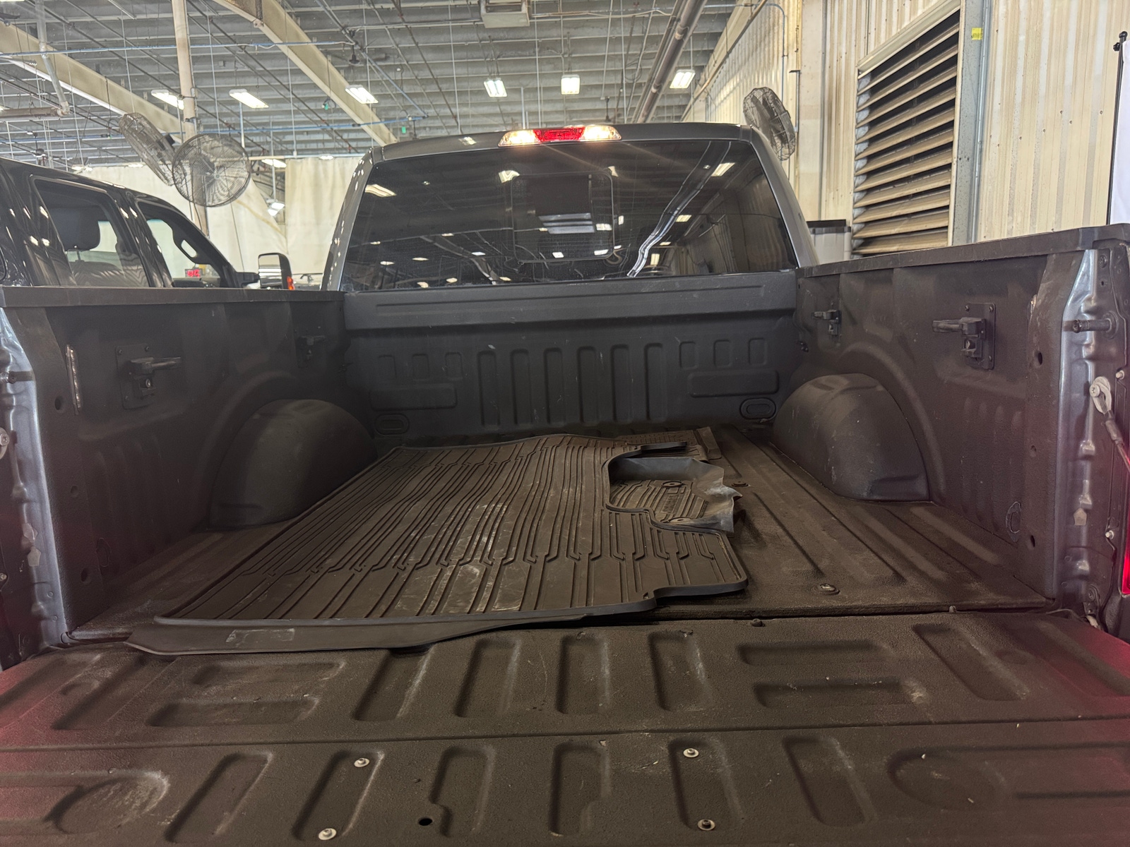 Thumbnail: 2019 Ford Econoline - 6