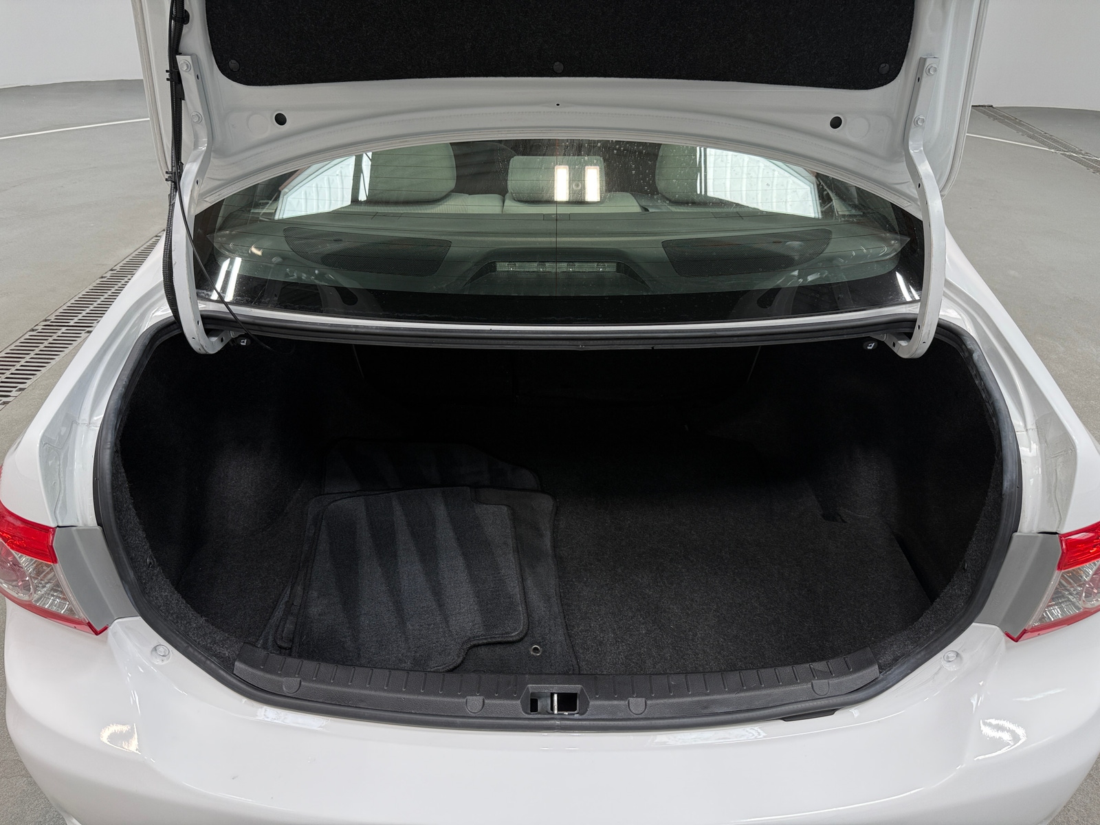 Thumbnail: 2012 Toyota Corolla - 7
