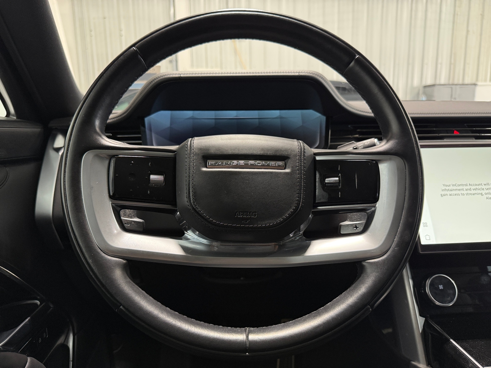 Thumbnail: 2023 Land Rover Range Rover - 4