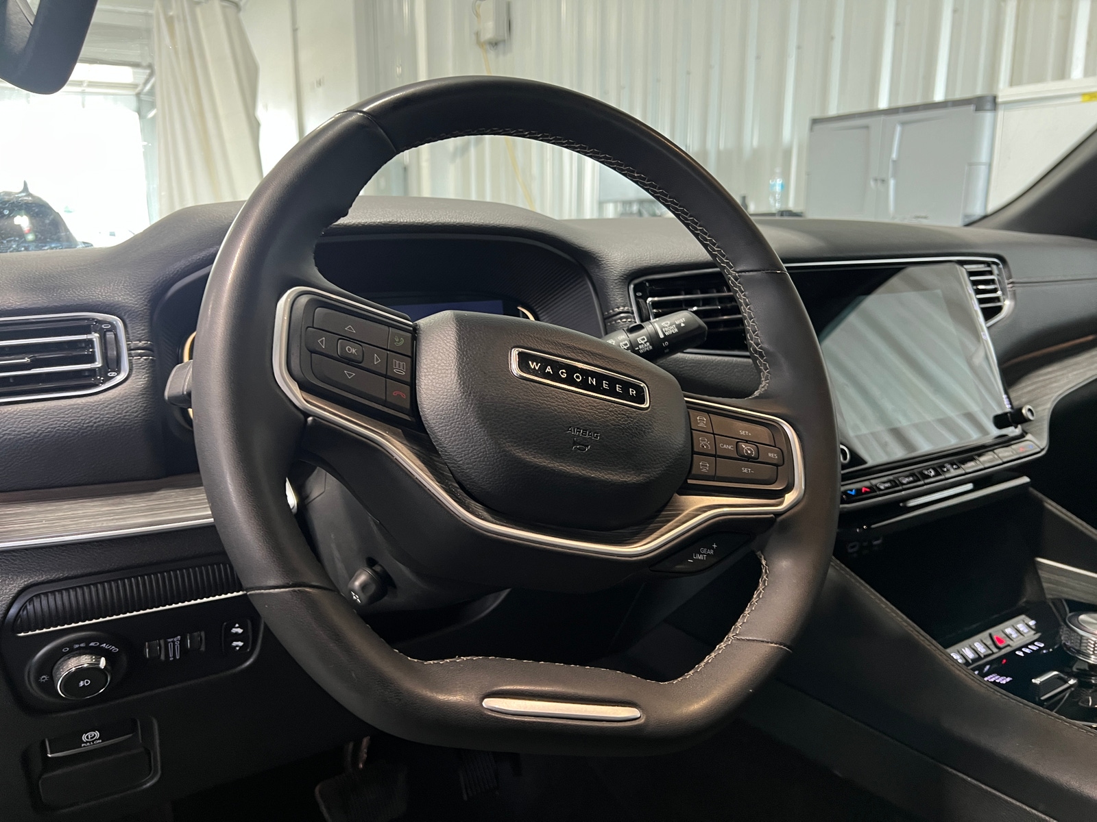 Thumbnail: 2024 Jeep Wagoneer - 4