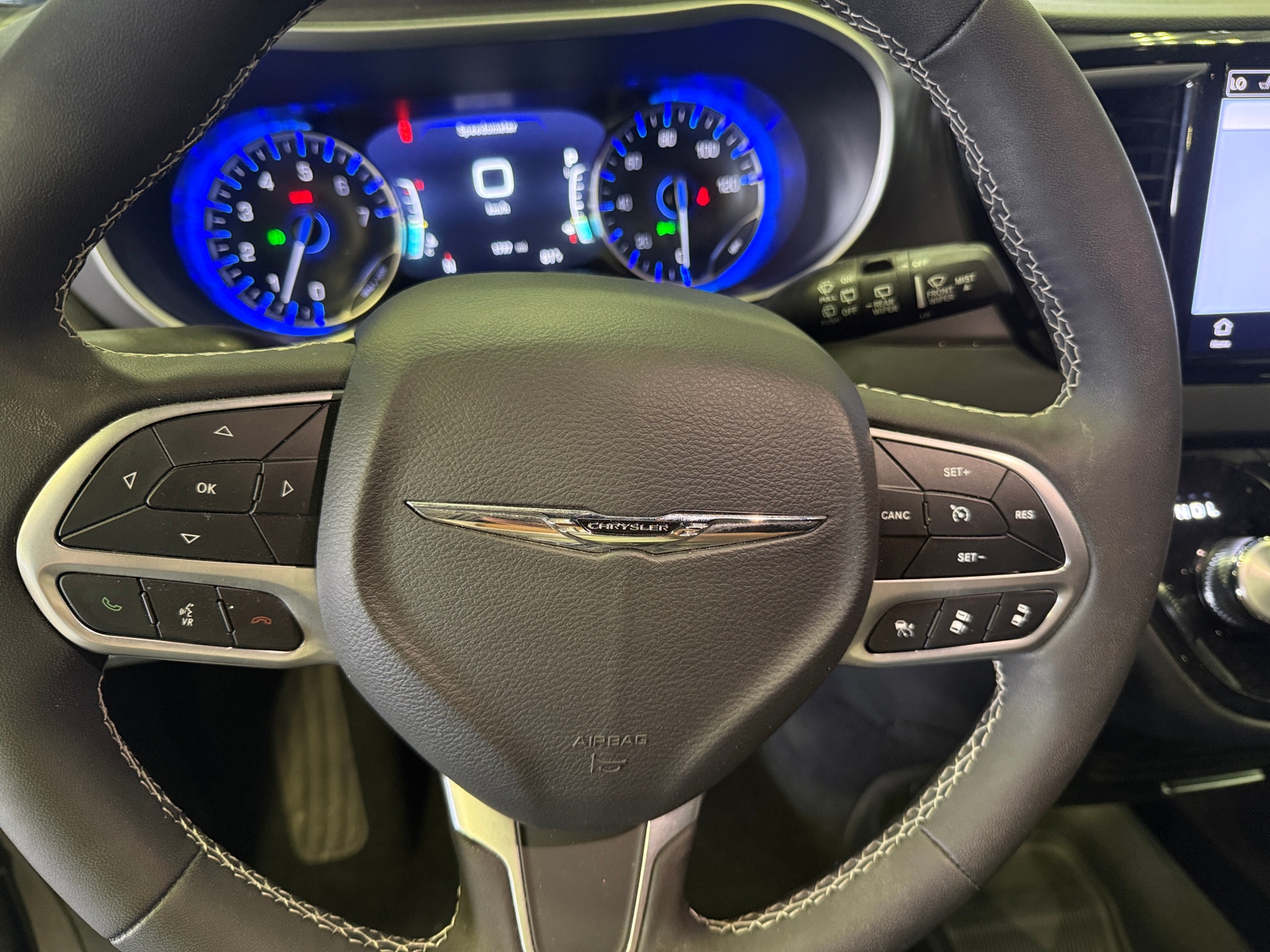 Thumbnail: 2026 Chrysler Pacifica - 4
