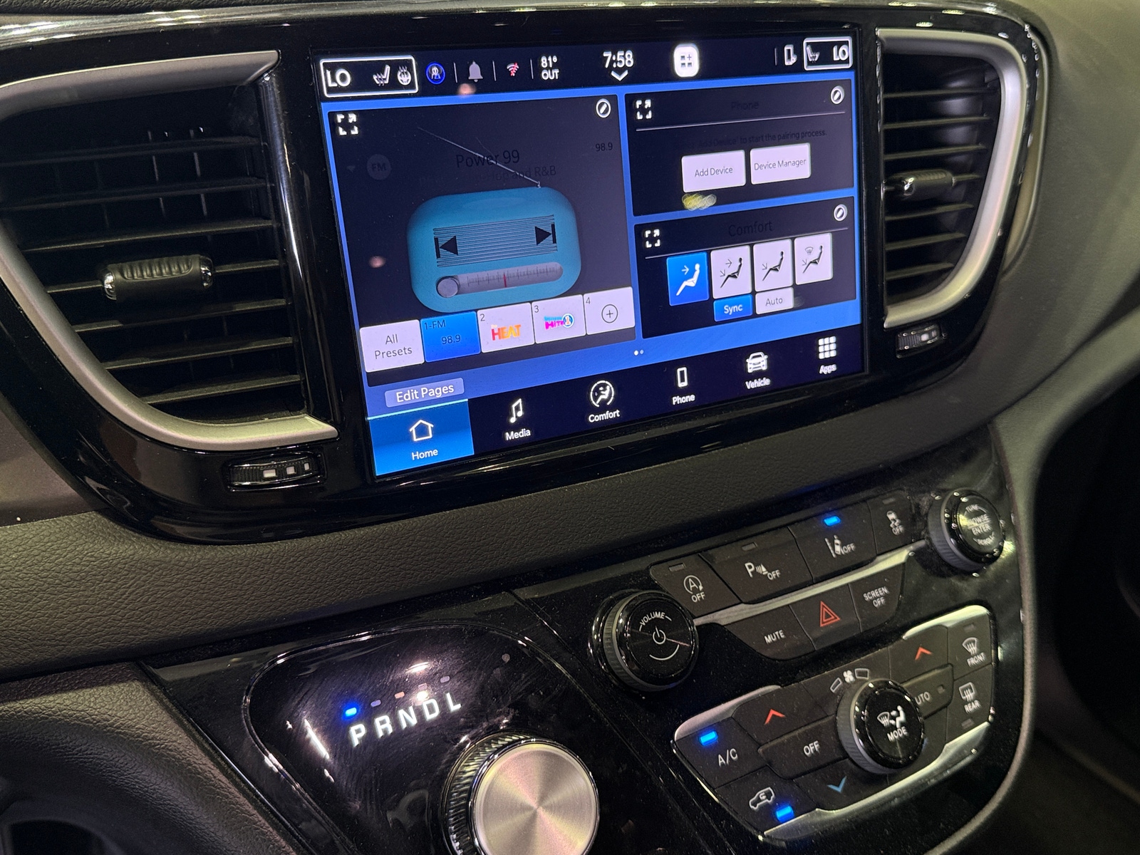 Thumbnail: 2026 Chrysler Pacifica - 3