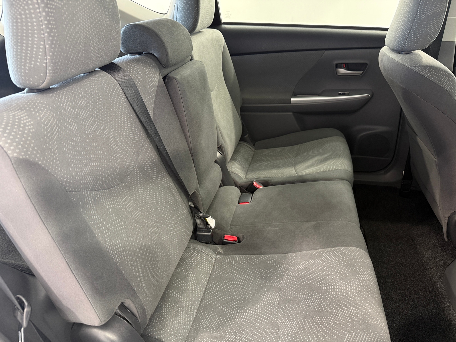 Thumbnail: 2012 Toyota Prius v - 6