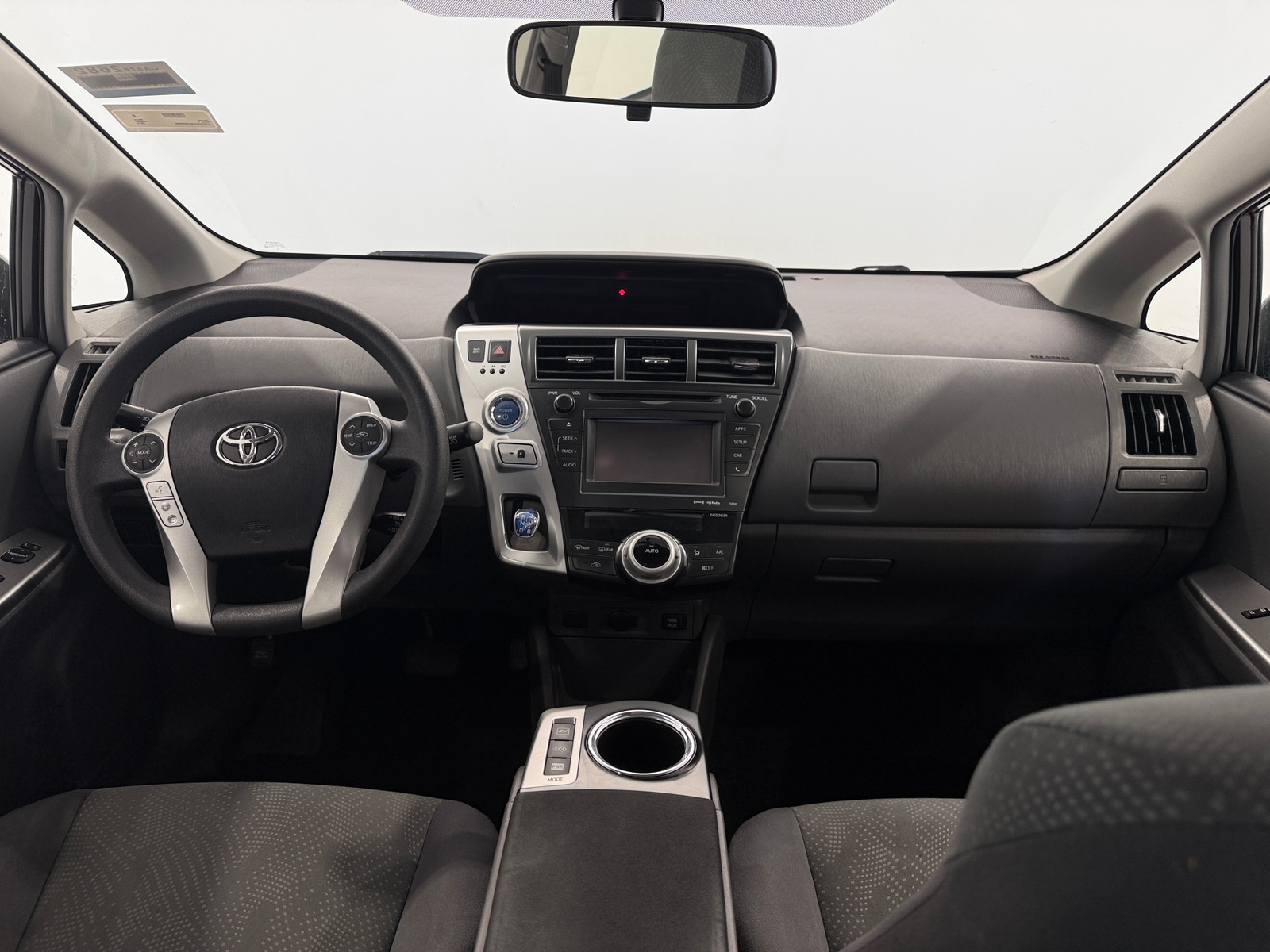 Thumbnail: 2012 Toyota Prius v - 3