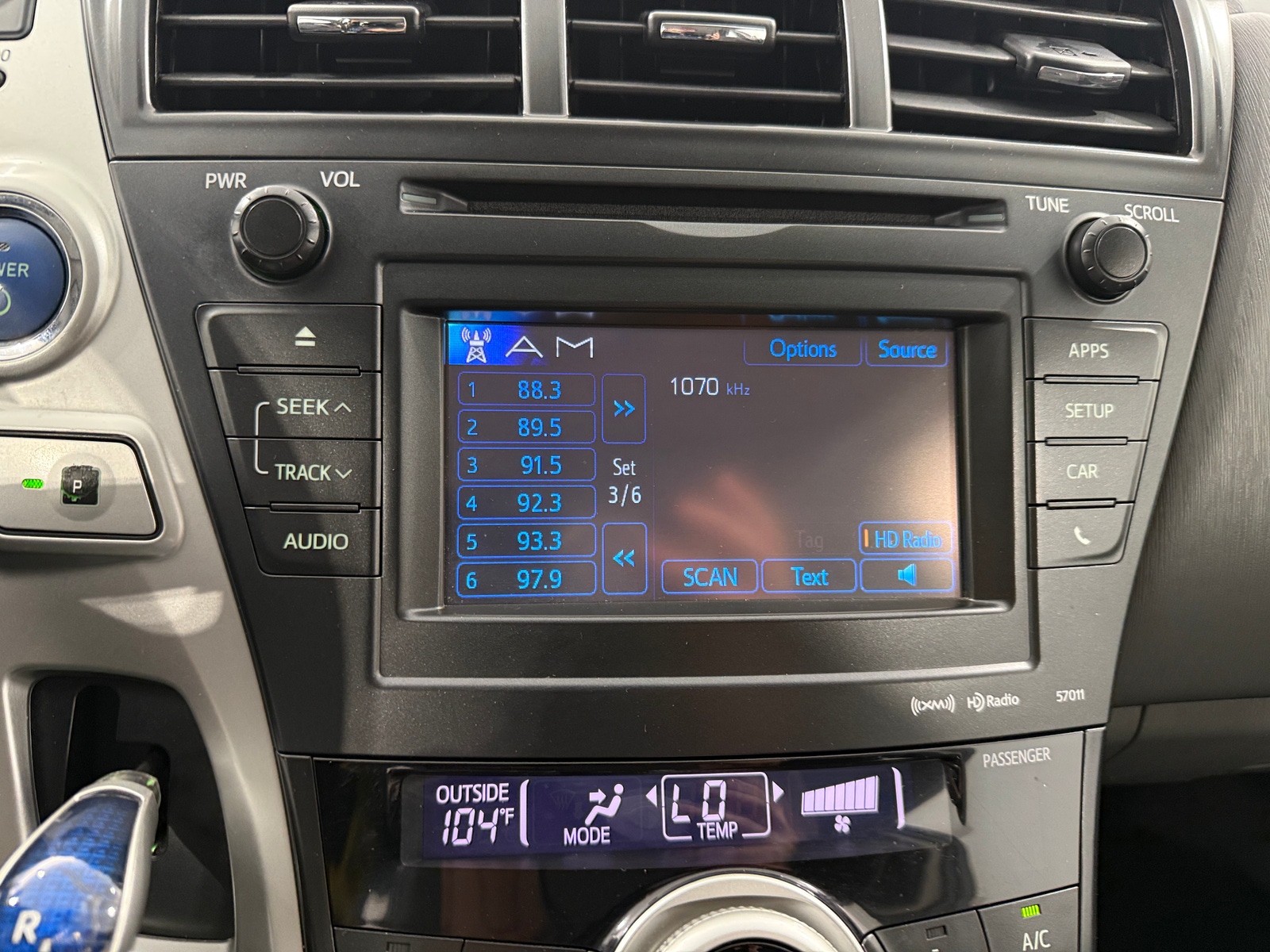 Thumbnail: 2012 Toyota Prius v - 4