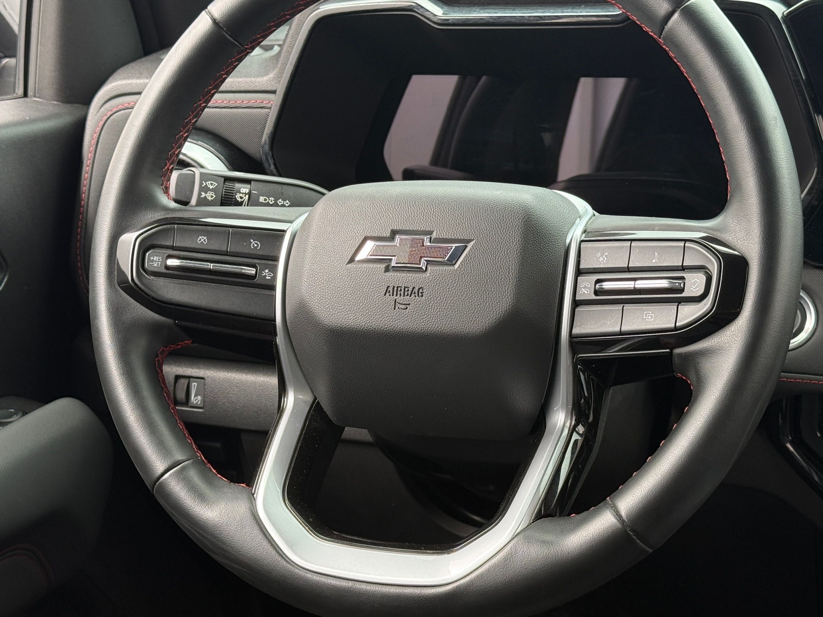 Thumbnail: 2024 Chevrolet Colorado - 4