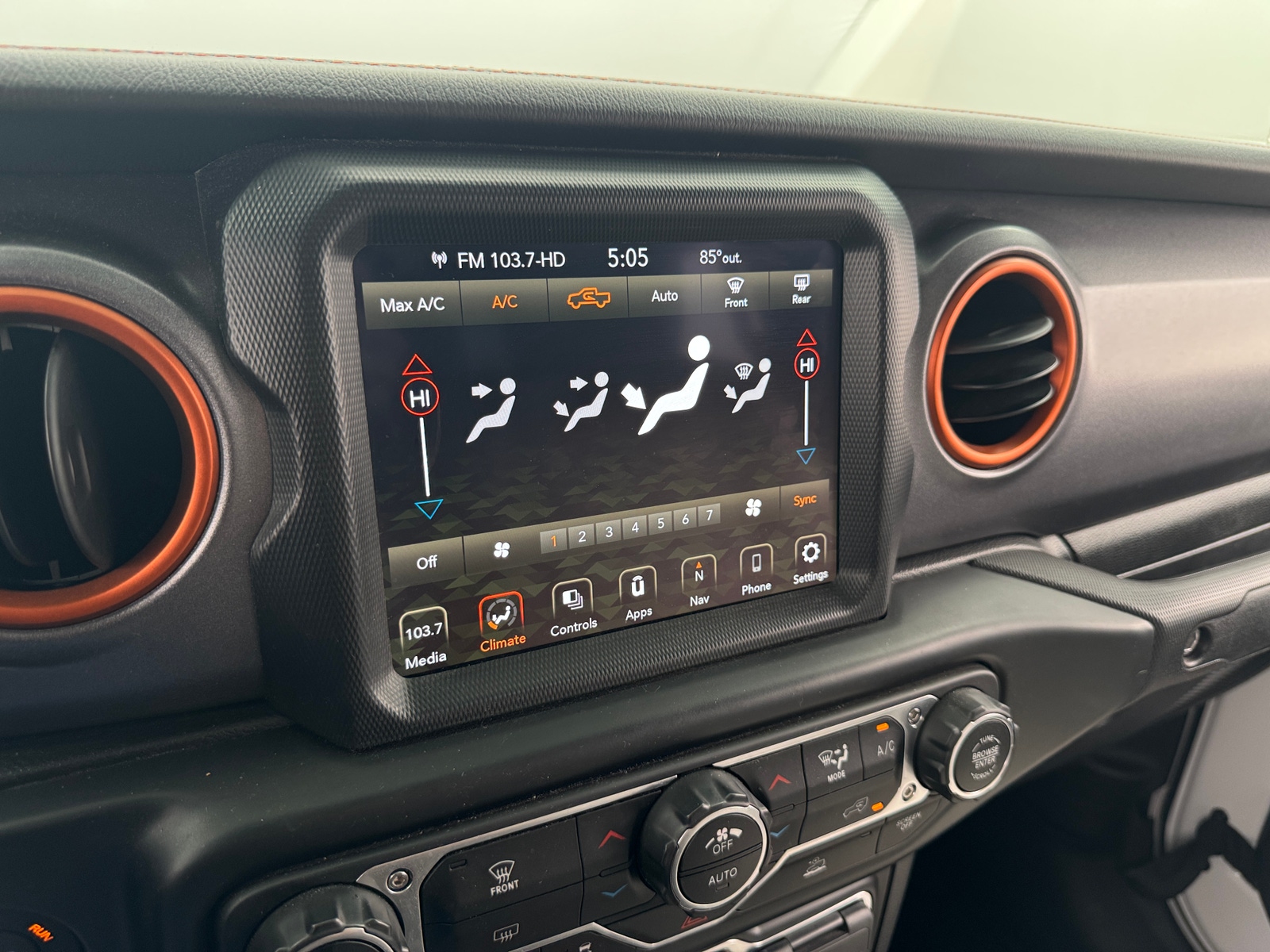 Thumbnail: 2021 Jeep Gladiator - 3