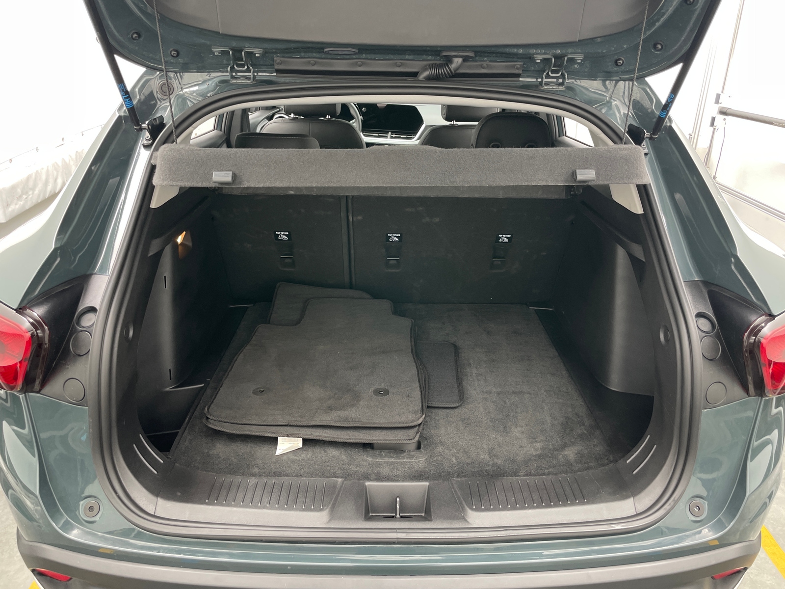Thumbnail: 2025 Chevrolet Trax - 6