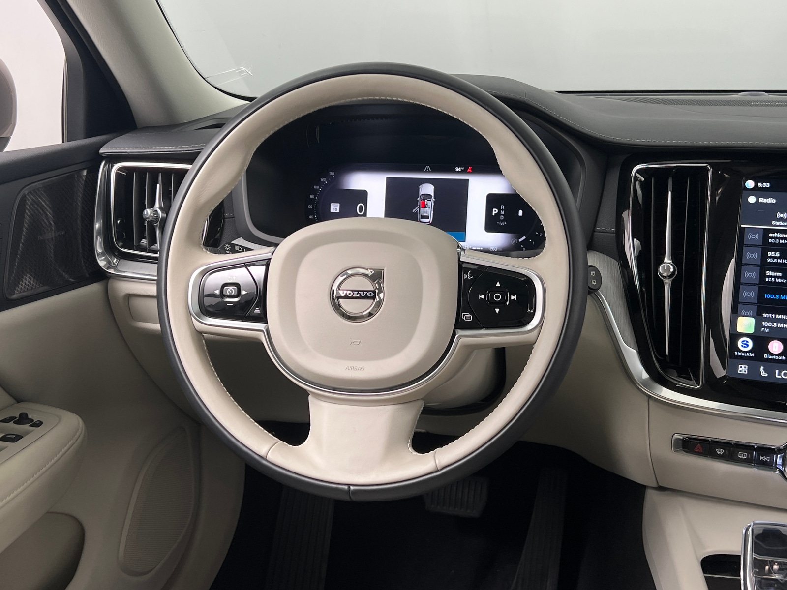 Thumbnail: 2025 Volvo V60 - 4