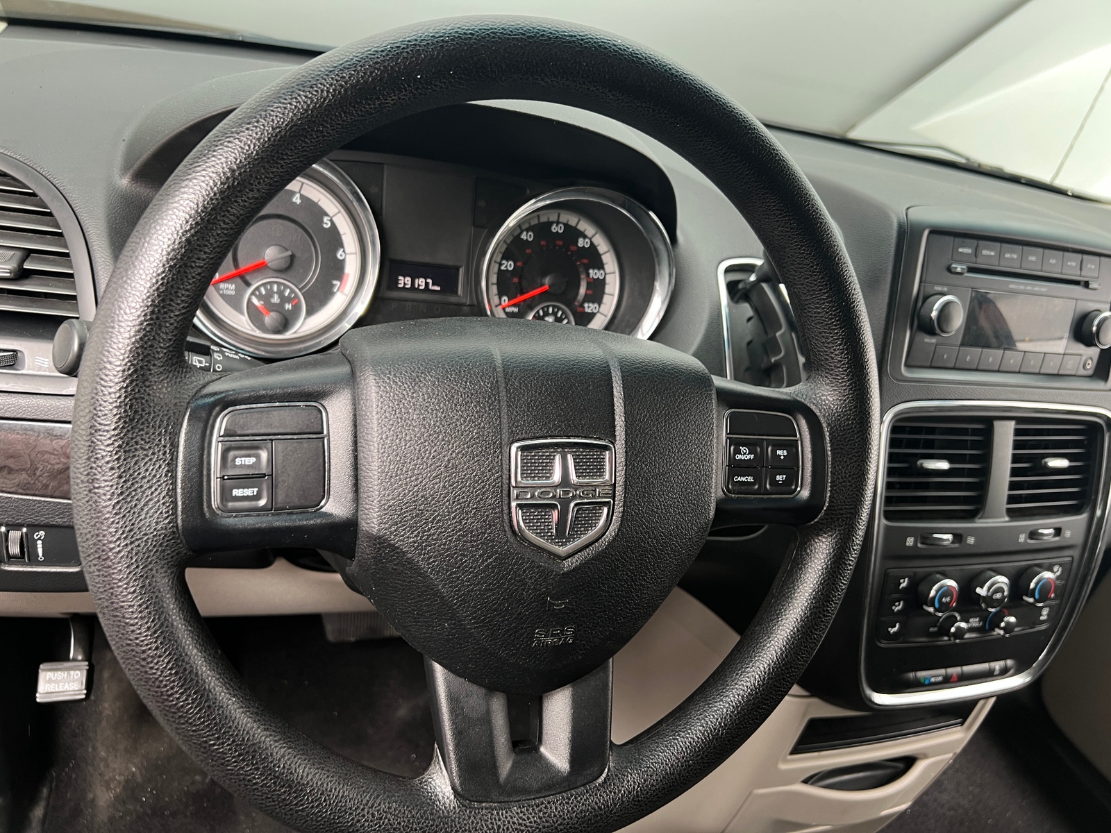 Thumbnail: 2016 Dodge Grand Caravan - 5