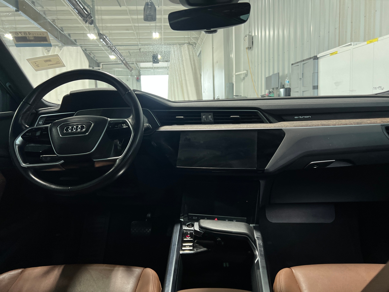 Thumbnail: 2021 Audi e-tron - 2