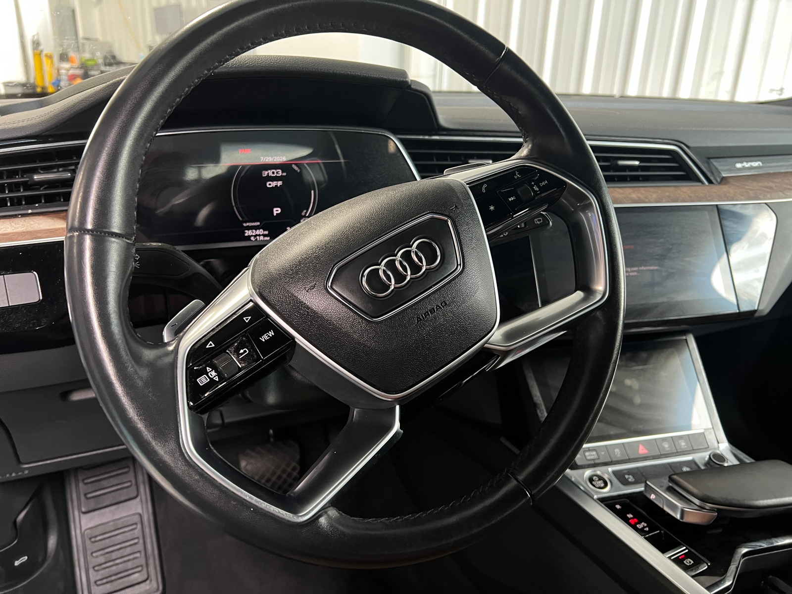 Thumbnail: 2021 Audi e-tron - 4