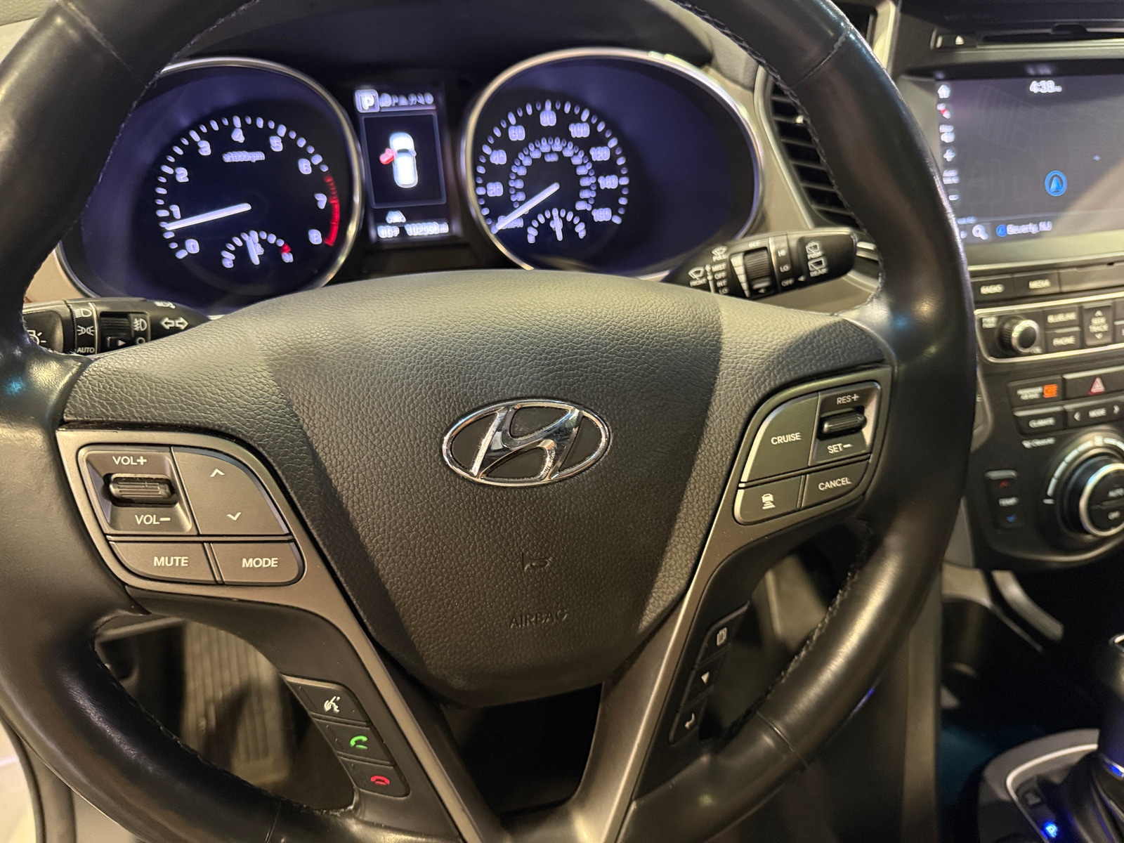 Thumbnail: 2017 Hyundai Santa Fe - 4