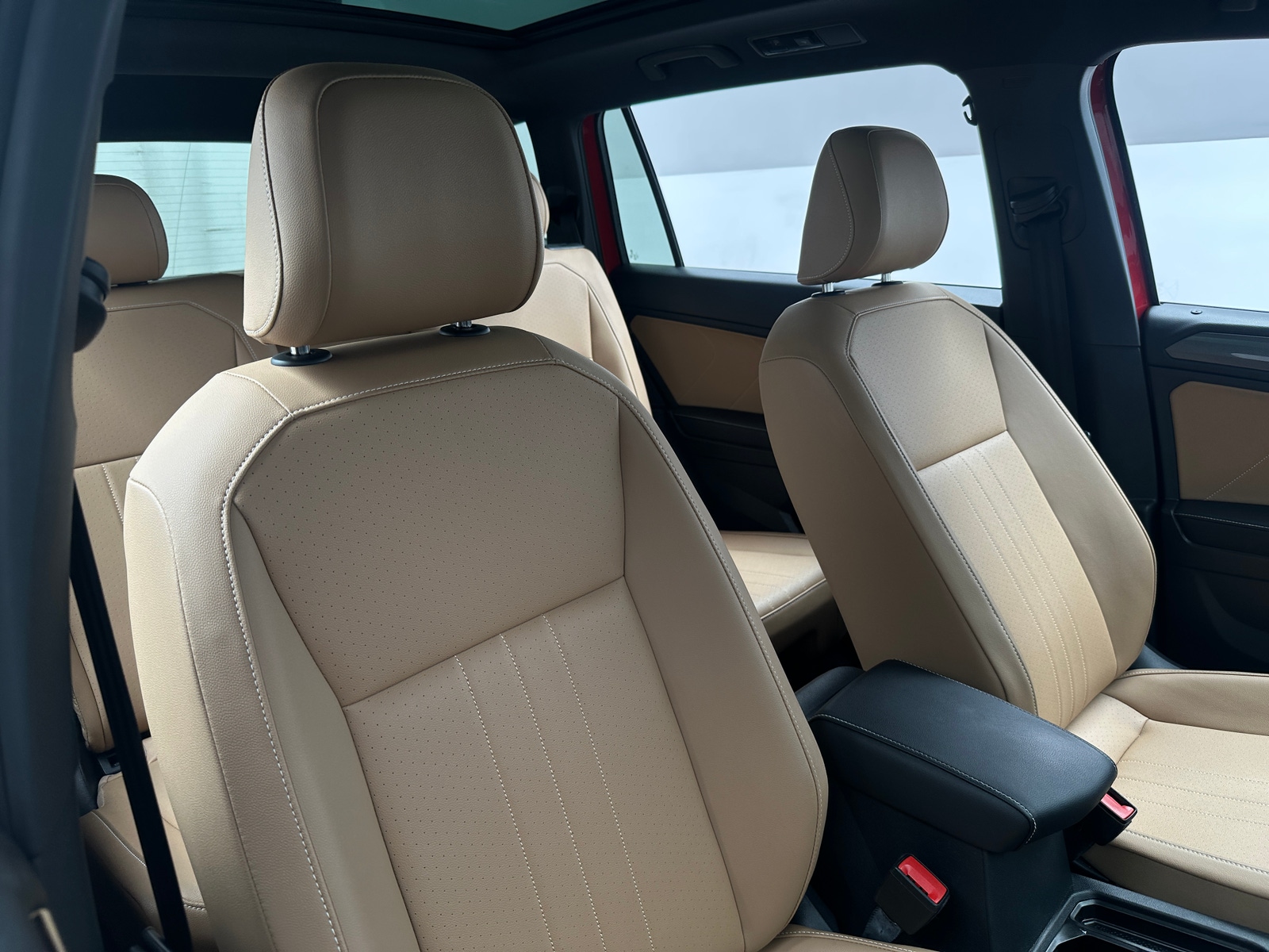 Thumbnail: 2023 Volkswagen Tiguan - 2