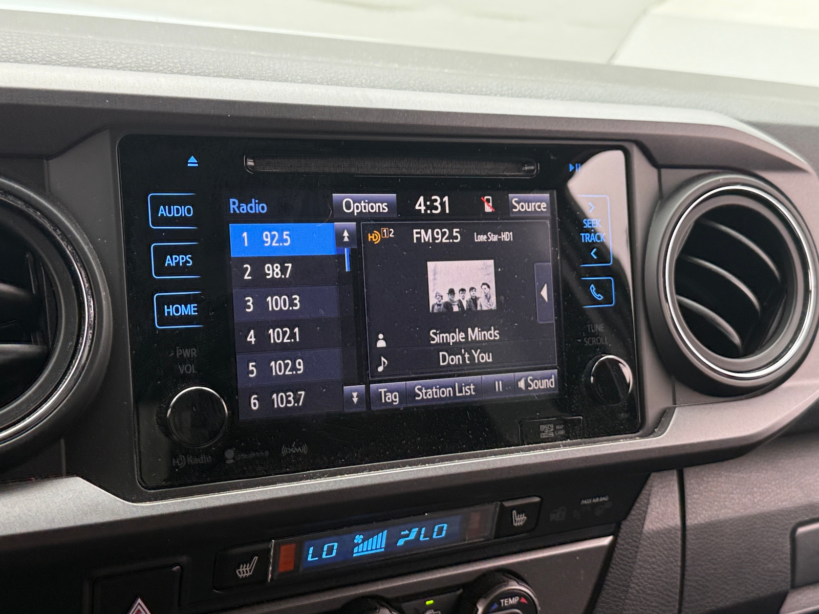 Thumbnail: 2019 Toyota Tacoma - 4