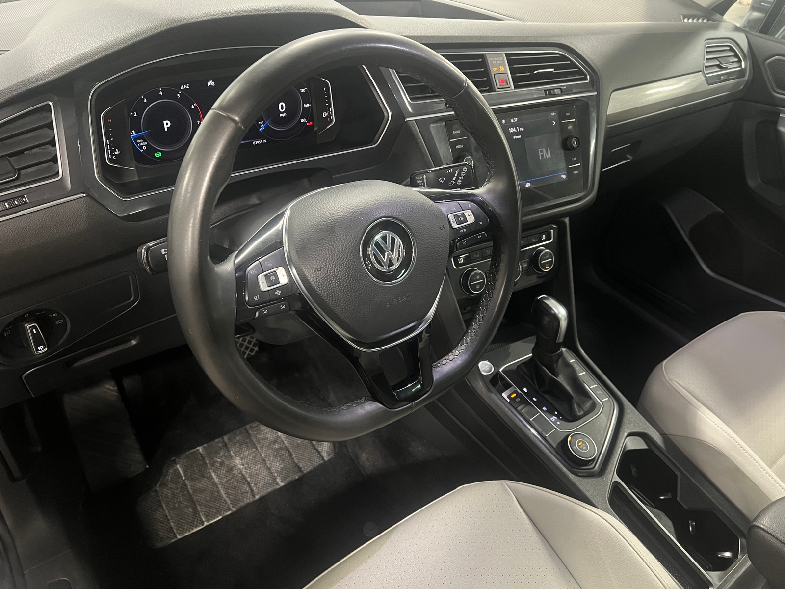 Thumbnail: 2020 Volkswagen Tiguan - 4
