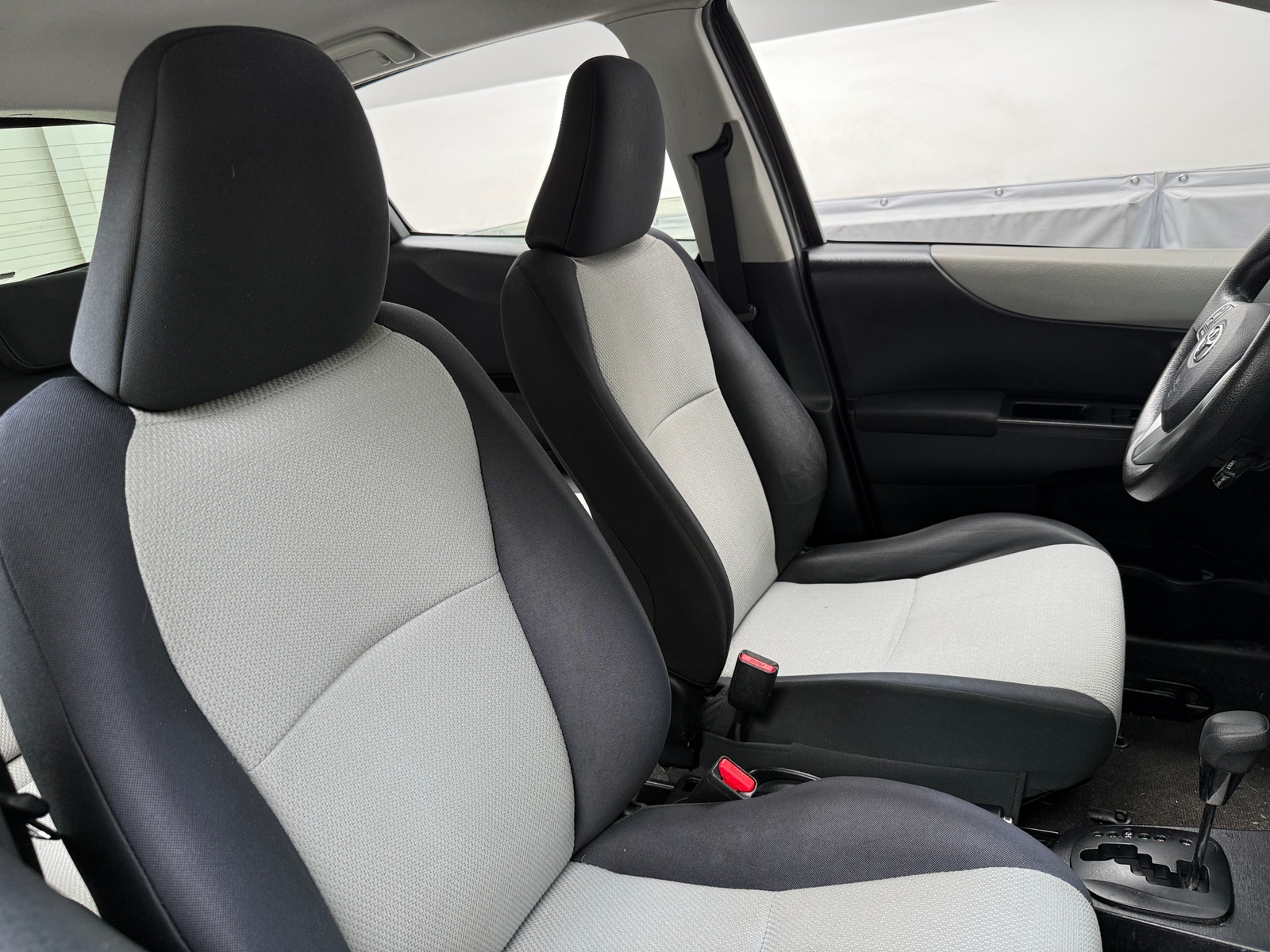 Thumbnail: 2014 Toyota Yaris - 2