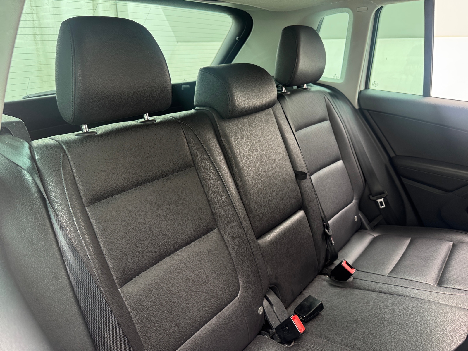 Thumbnail: 2016 Volkswagen Tiguan - 6