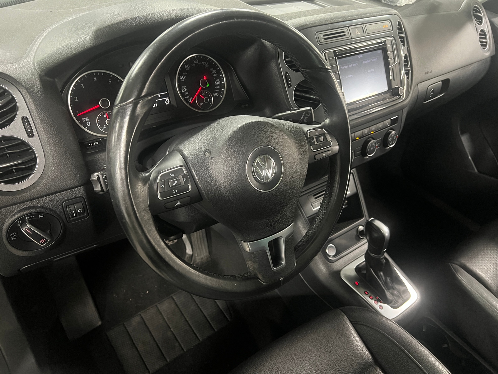 Thumbnail: 2016 Volkswagen Tiguan - 5