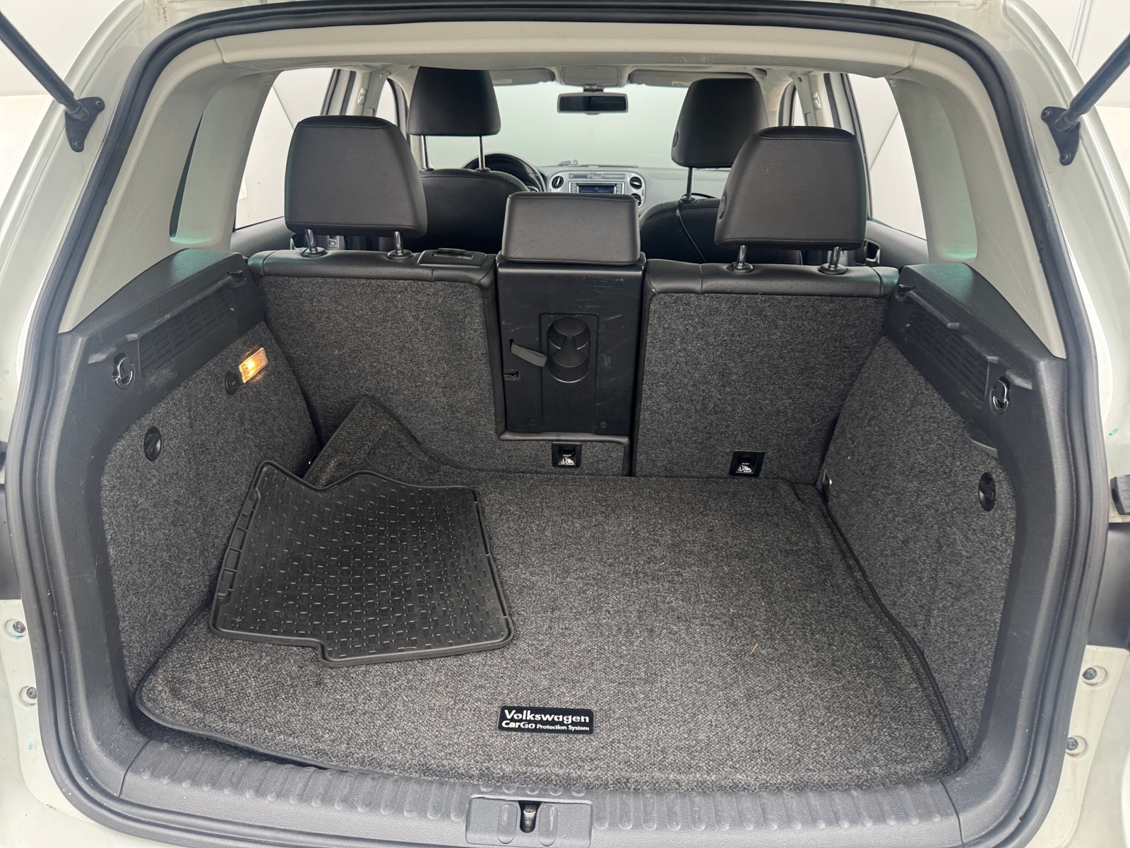 Thumbnail: 2016 Volkswagen Tiguan - 7