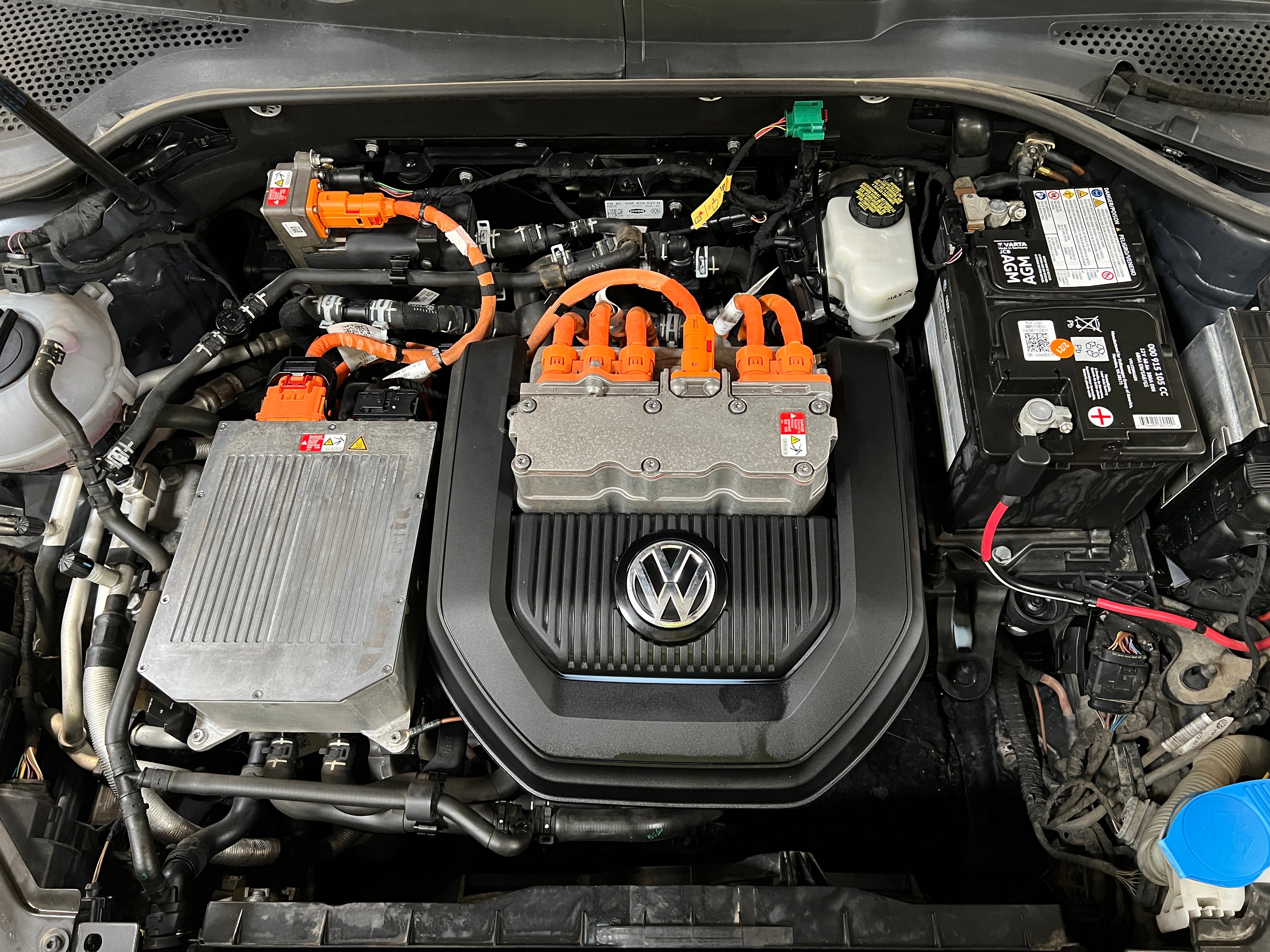 Used 2016 Volkswagen e-Golf e-Golf SEL Premium with VIN WVWPP7AU8GW912080 for sale in Pewaukee, WI