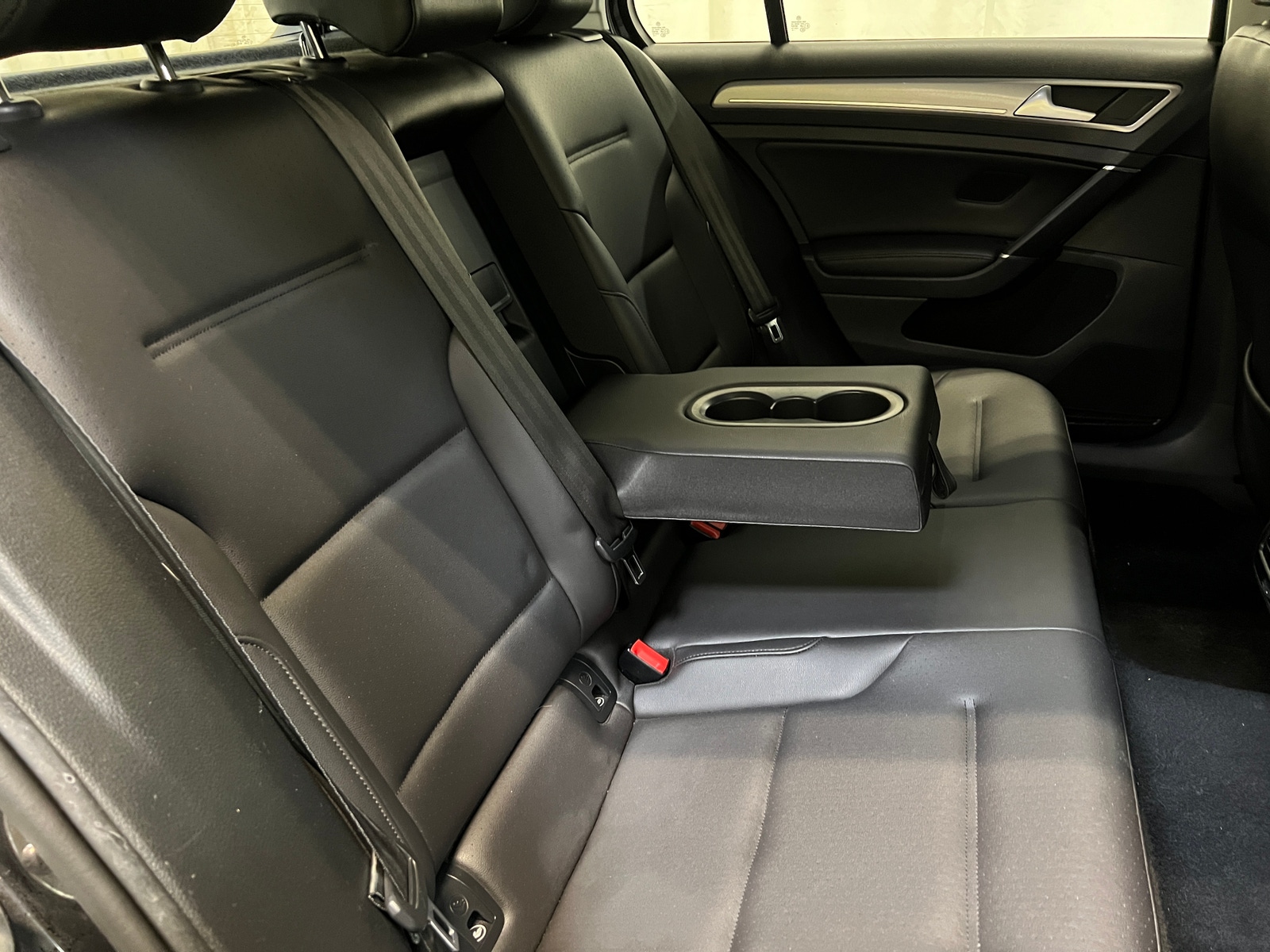 Thumbnail: 2016 Volkswagen e-Golf - 5