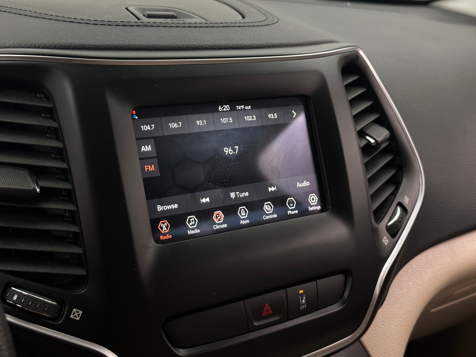 Thumbnail: 2021 Jeep Cherokee - 4