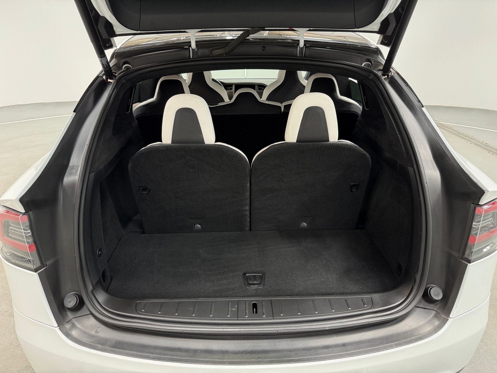 Thumbnail: 2018 Tesla Model X - 6