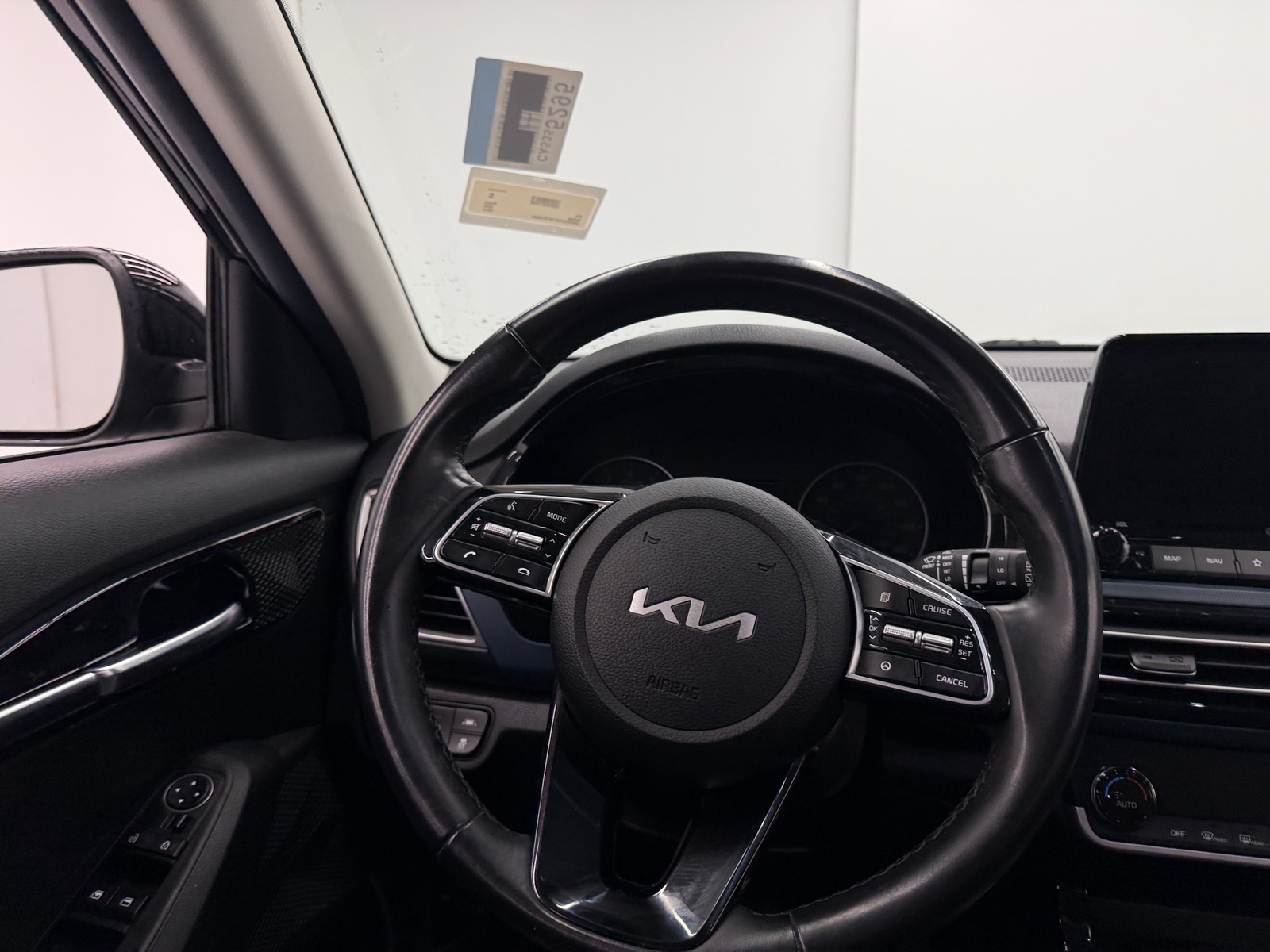 Thumbnail: 2022 Kia Seltos - 4