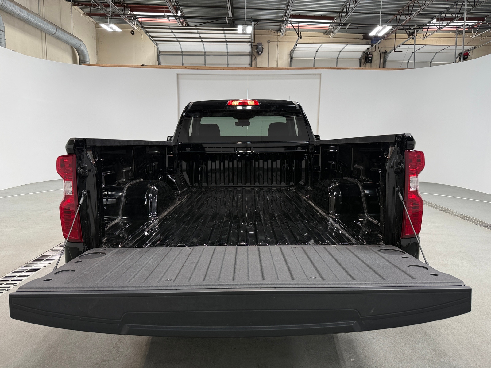Thumbnail: 2026 Chevrolet Silverado 1500 - 6