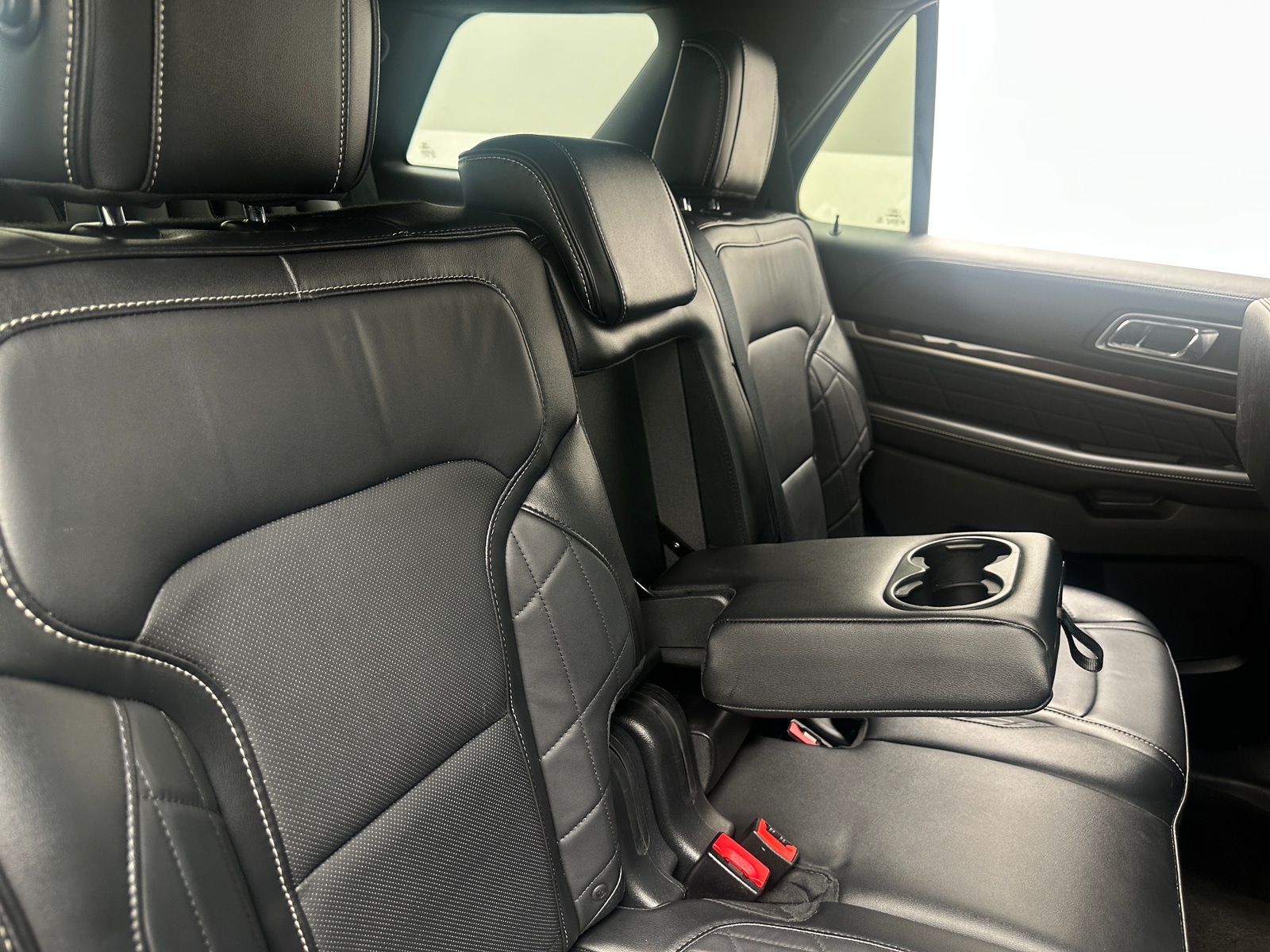 Thumbnail: 2016 Ford Explorer - 5