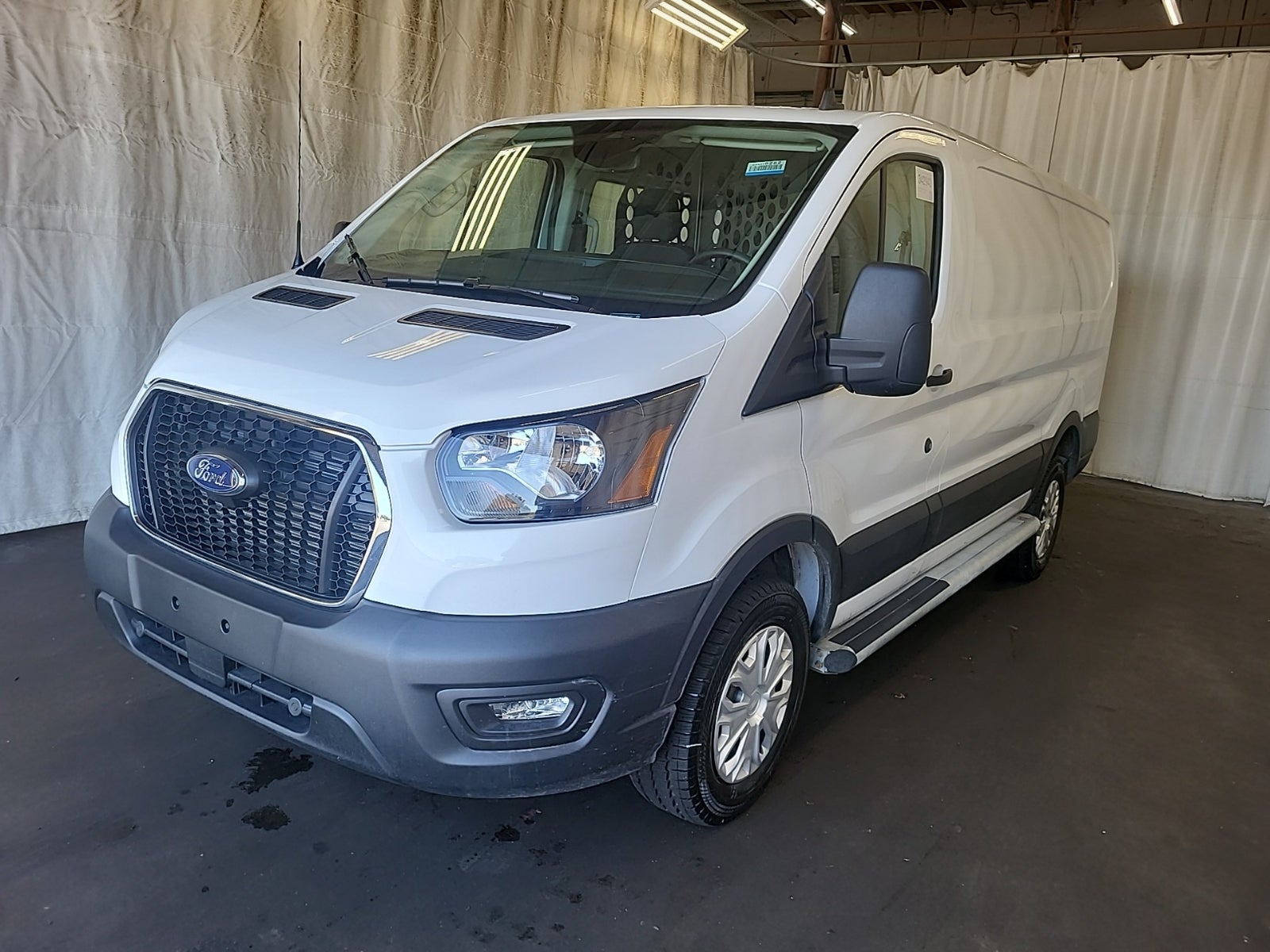 2025 Ford T250 Vans 3.5l V6 Di Dohc Gas T250 Vans Low Roof Cargo Van AWD 148 2d