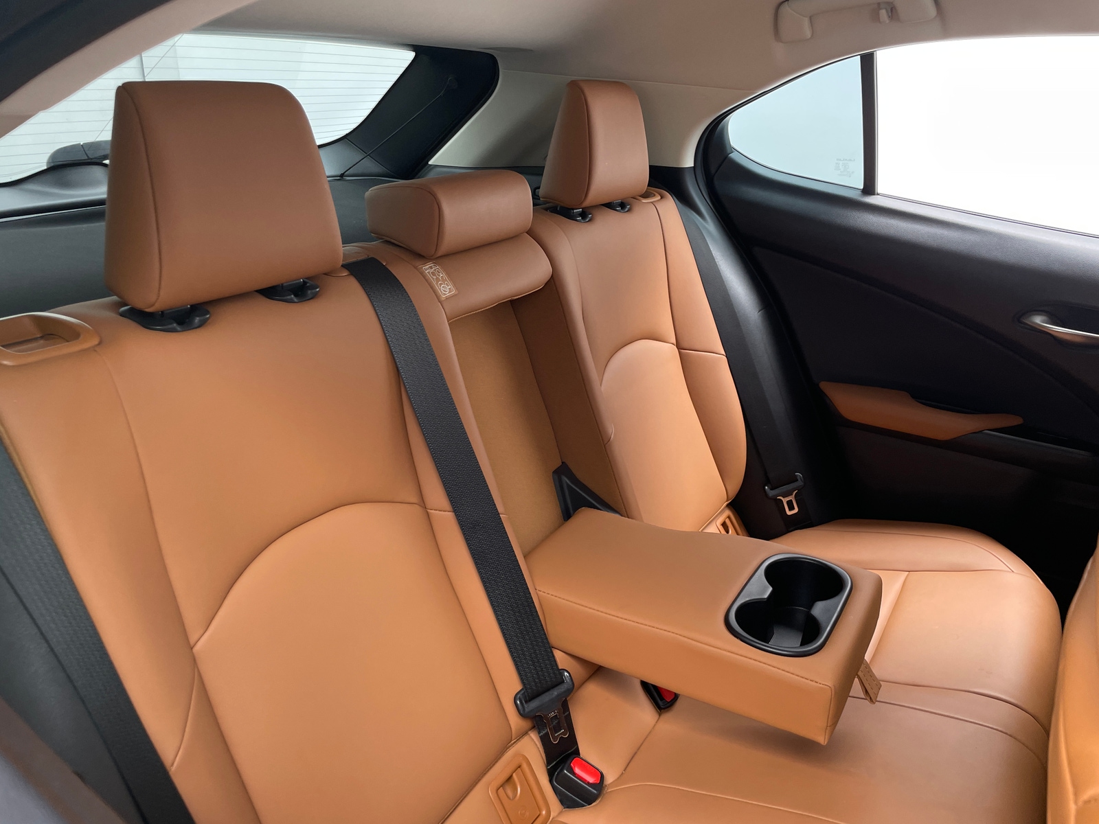 Thumbnail: 2022 Lexus UX - 5