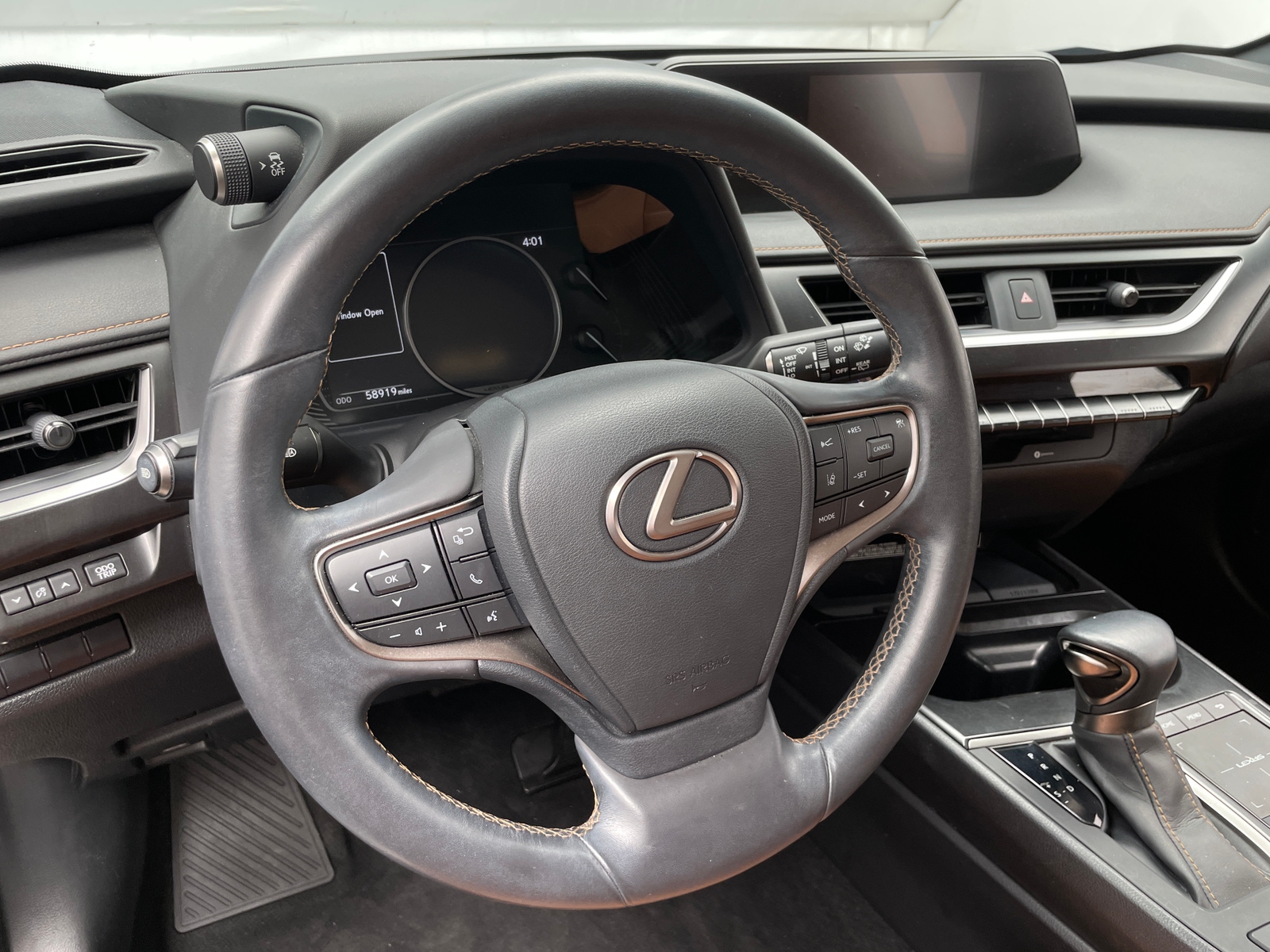 Thumbnail: 2022 Lexus UX - 4