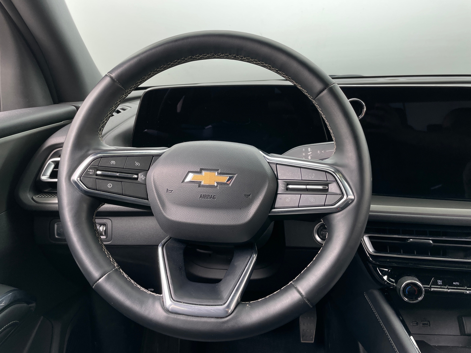 Thumbnail: 2025 Chevrolet Traverse - 4