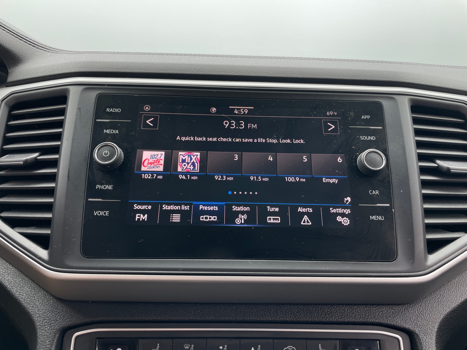 Thumbnail: 2021 Volkswagen Atlas - 3