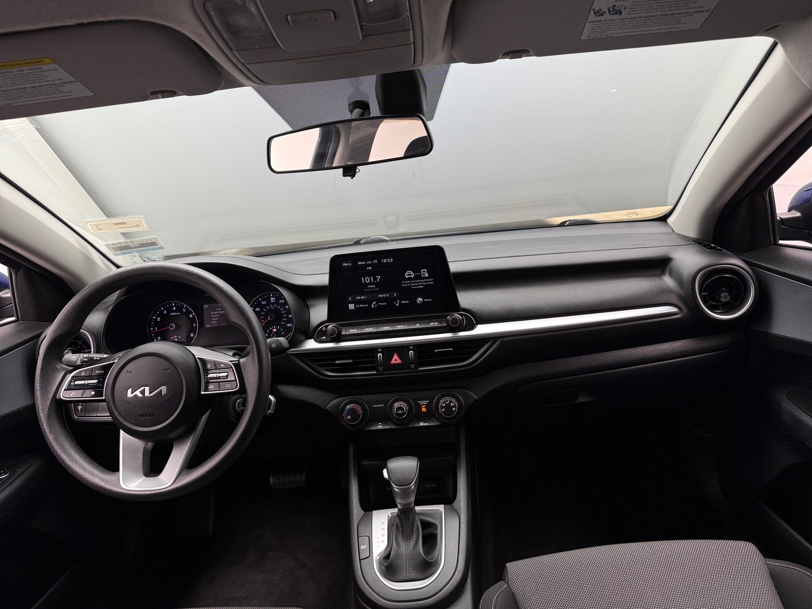Thumbnail: 2023 Kia Forte - 3