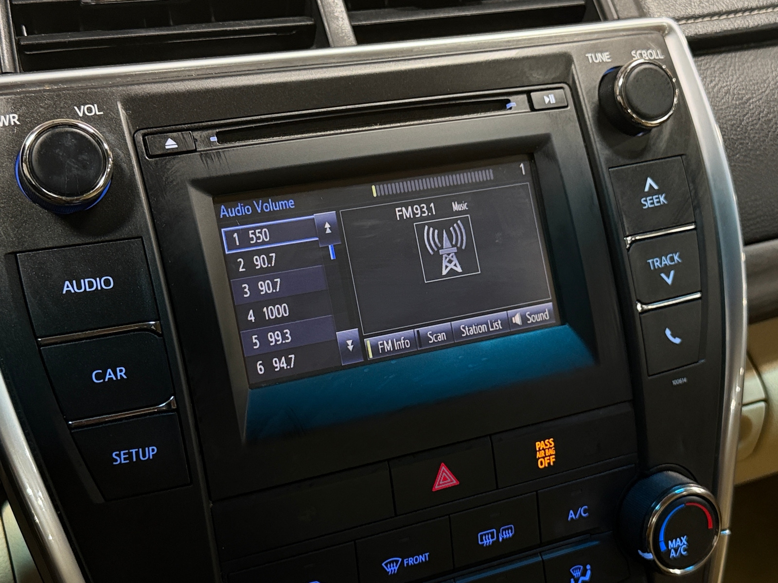 Thumbnail: 2017 Toyota Camry - 4