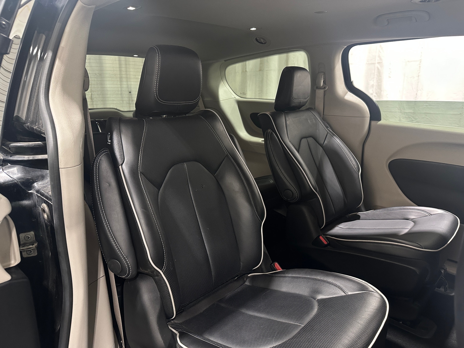 Thumbnail: 2023 Chrysler Pacifica - 5