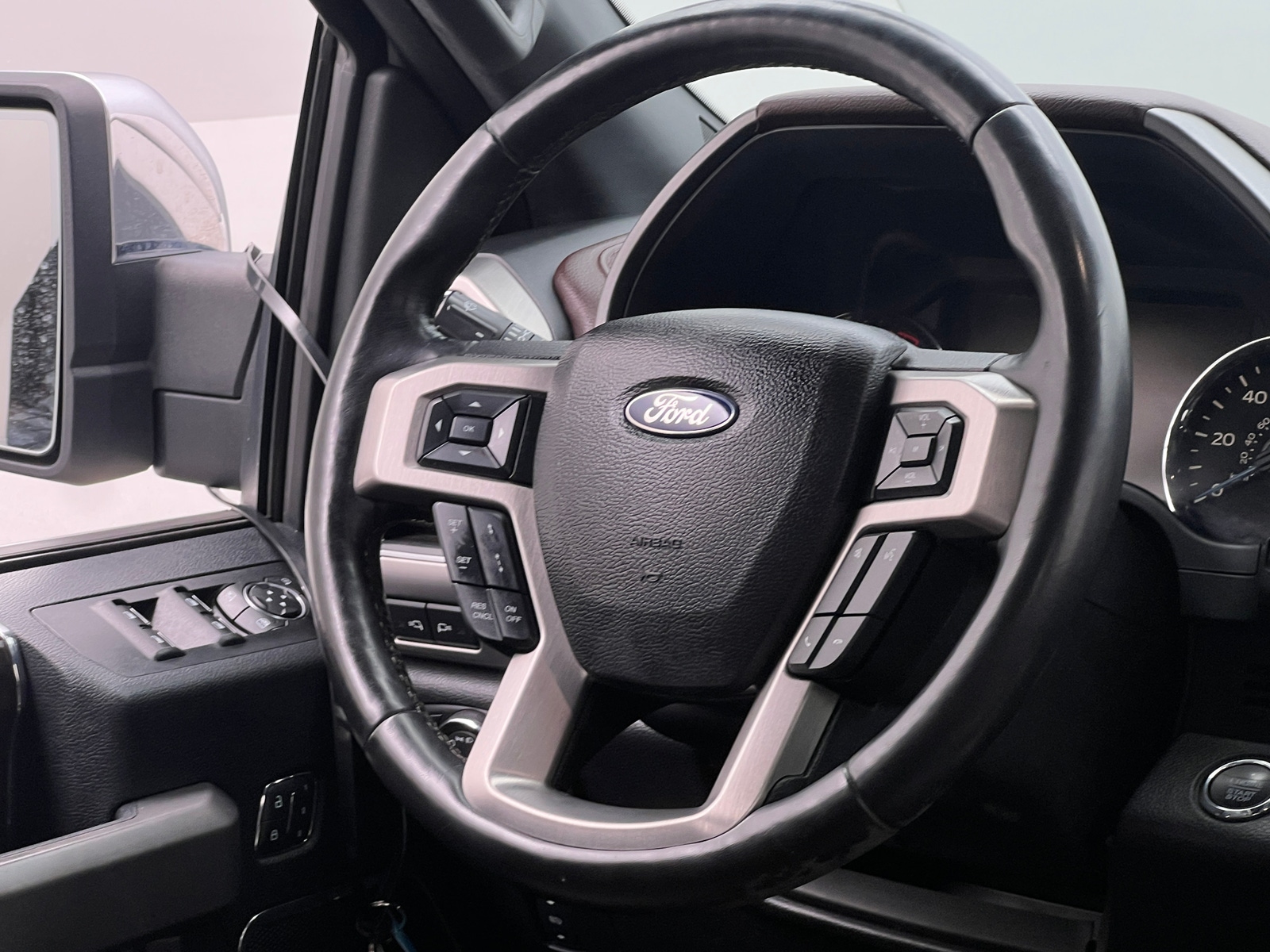 Thumbnail: 2017 Ford Econoline - 4
