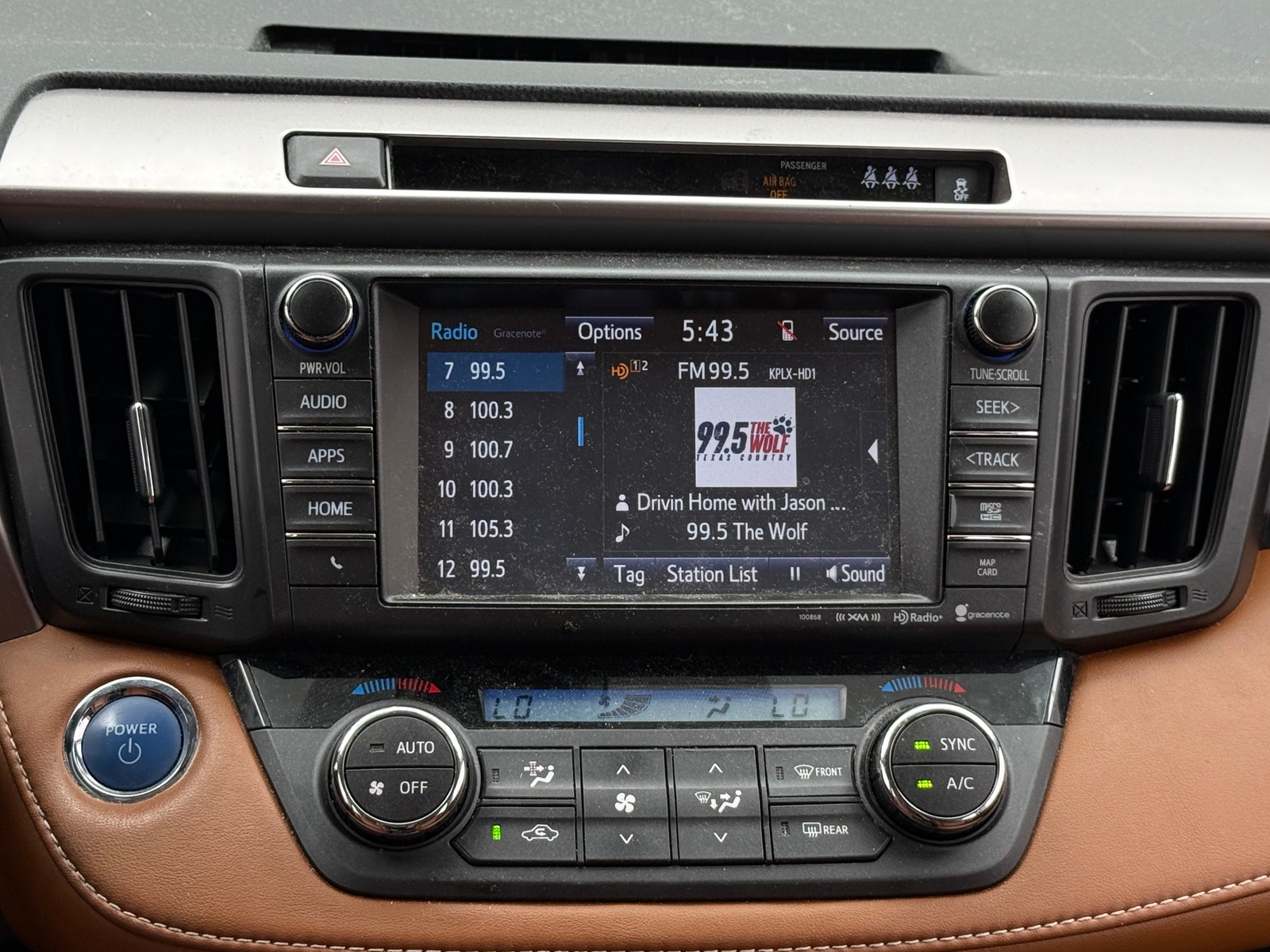 Thumbnail: 2018 Toyota RAV4 - 3
