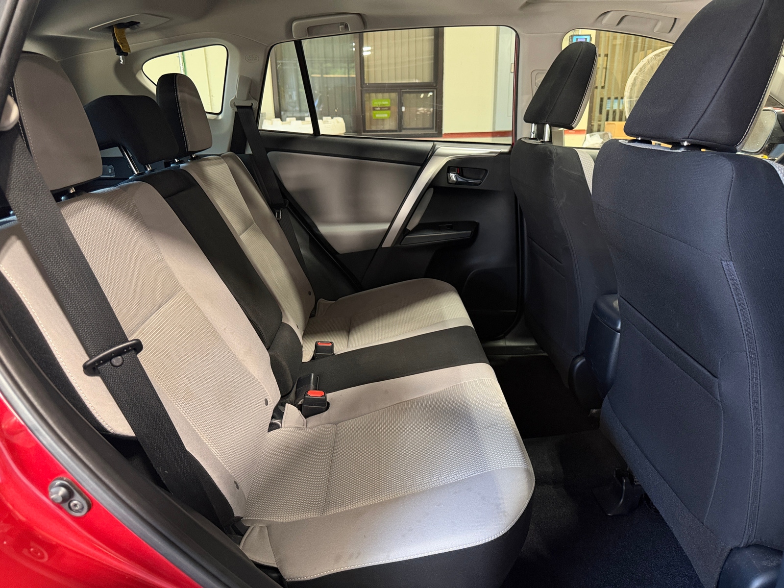 Thumbnail: 2017 Toyota RAV4 - 6