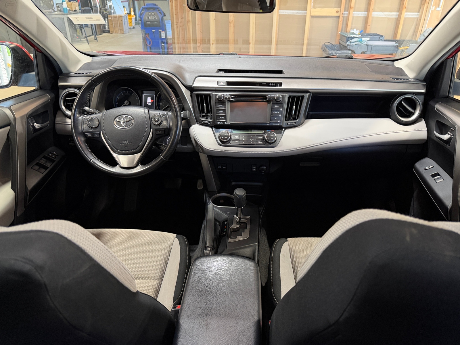 Thumbnail: 2017 Toyota RAV4 - 3