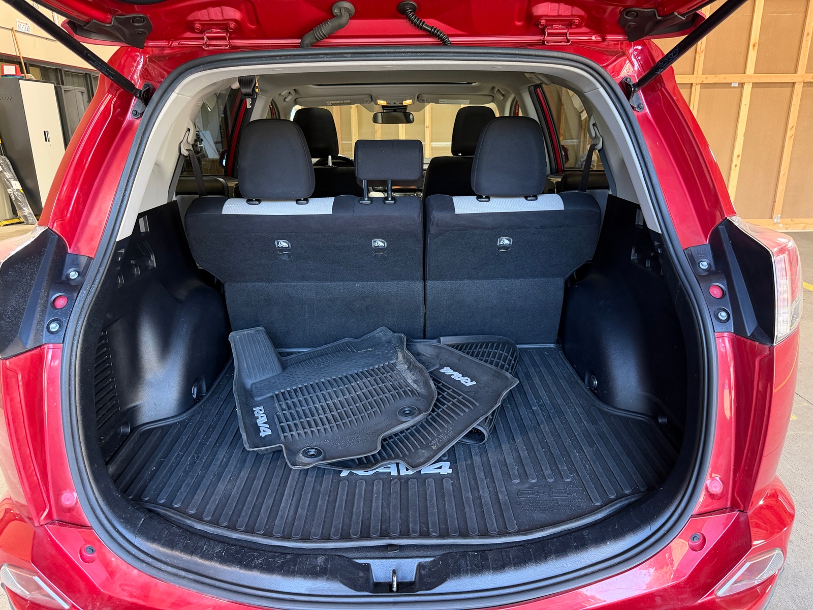 Thumbnail: 2017 Toyota RAV4 - 7