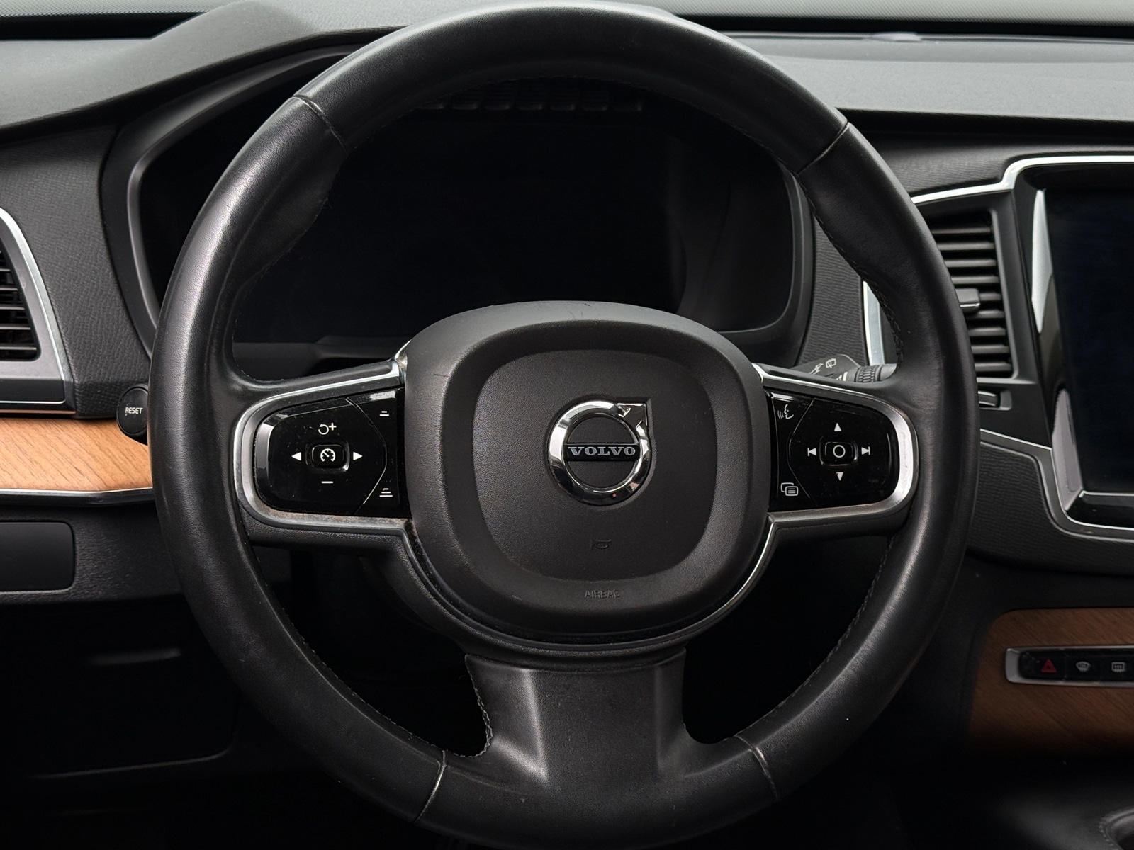 Thumbnail: 2023 Volvo XC90 - 4