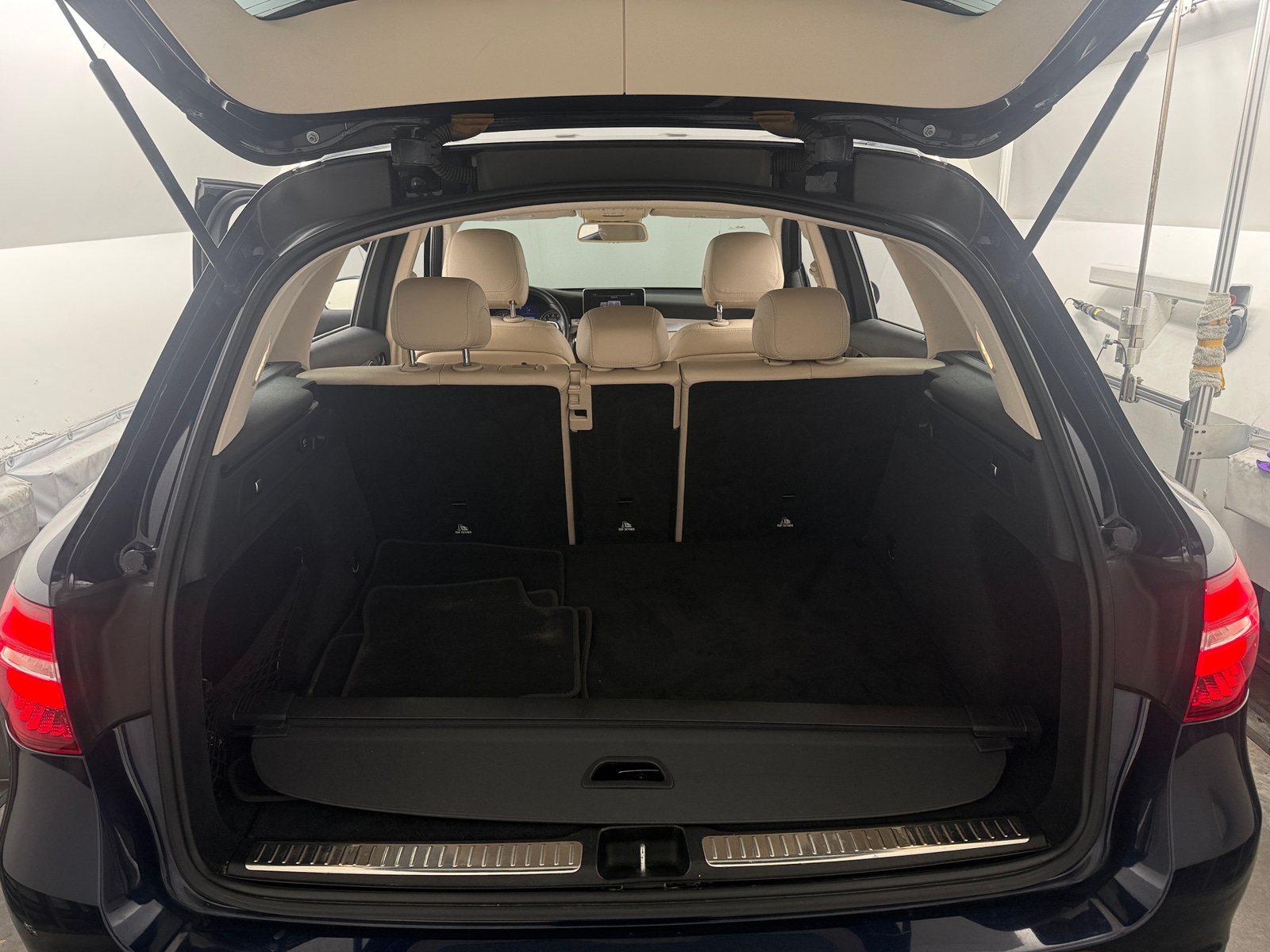 Thumbnail: 2016 Mercedes-Benz GLC - 6
