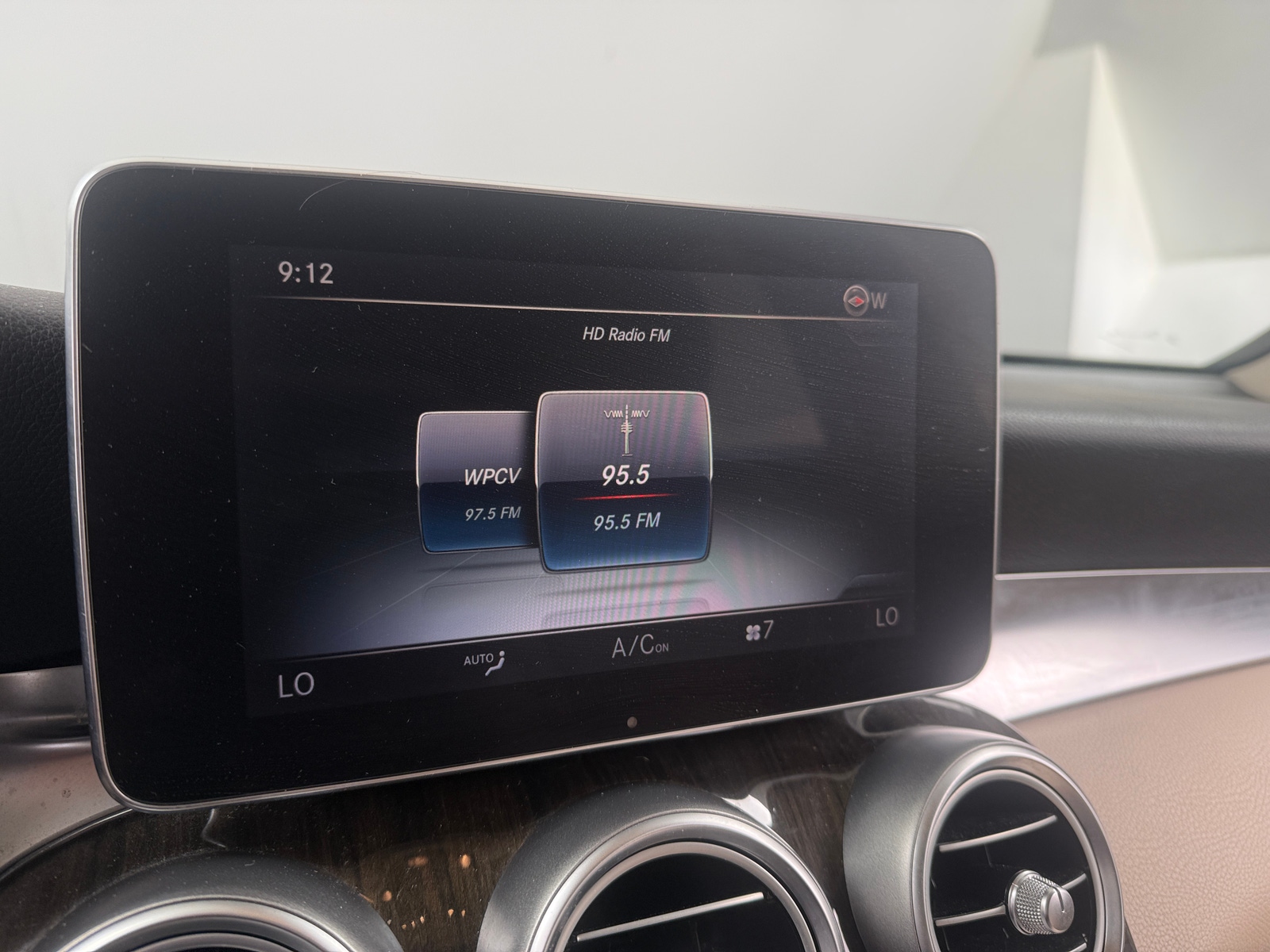 Thumbnail: 2016 Mercedes-Benz GLC - 3