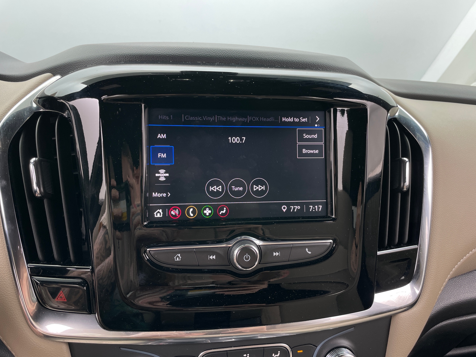 Thumbnail: 2023 Chevrolet Traverse - 4