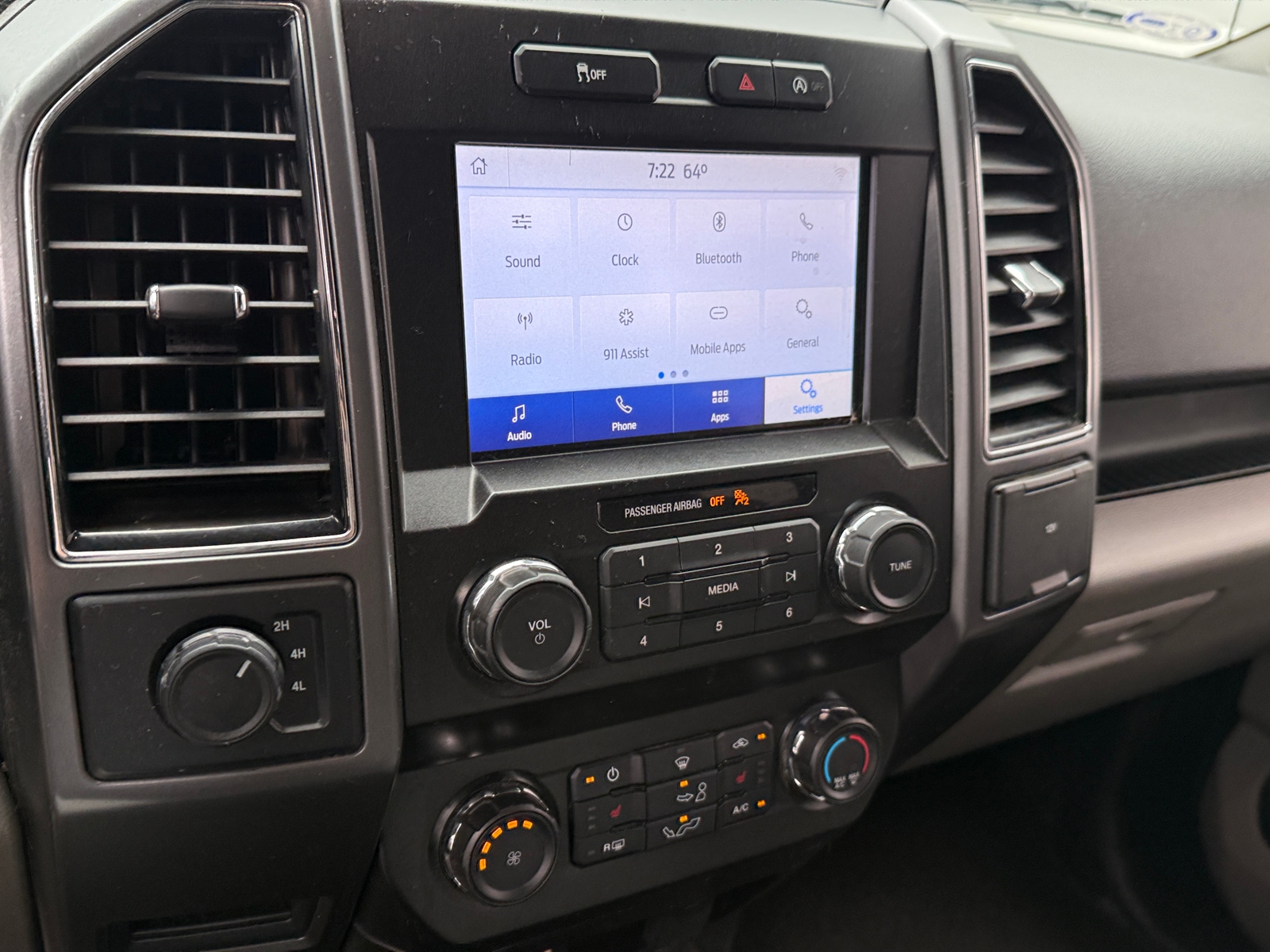 Thumbnail: 2020 Ford Econoline - 4