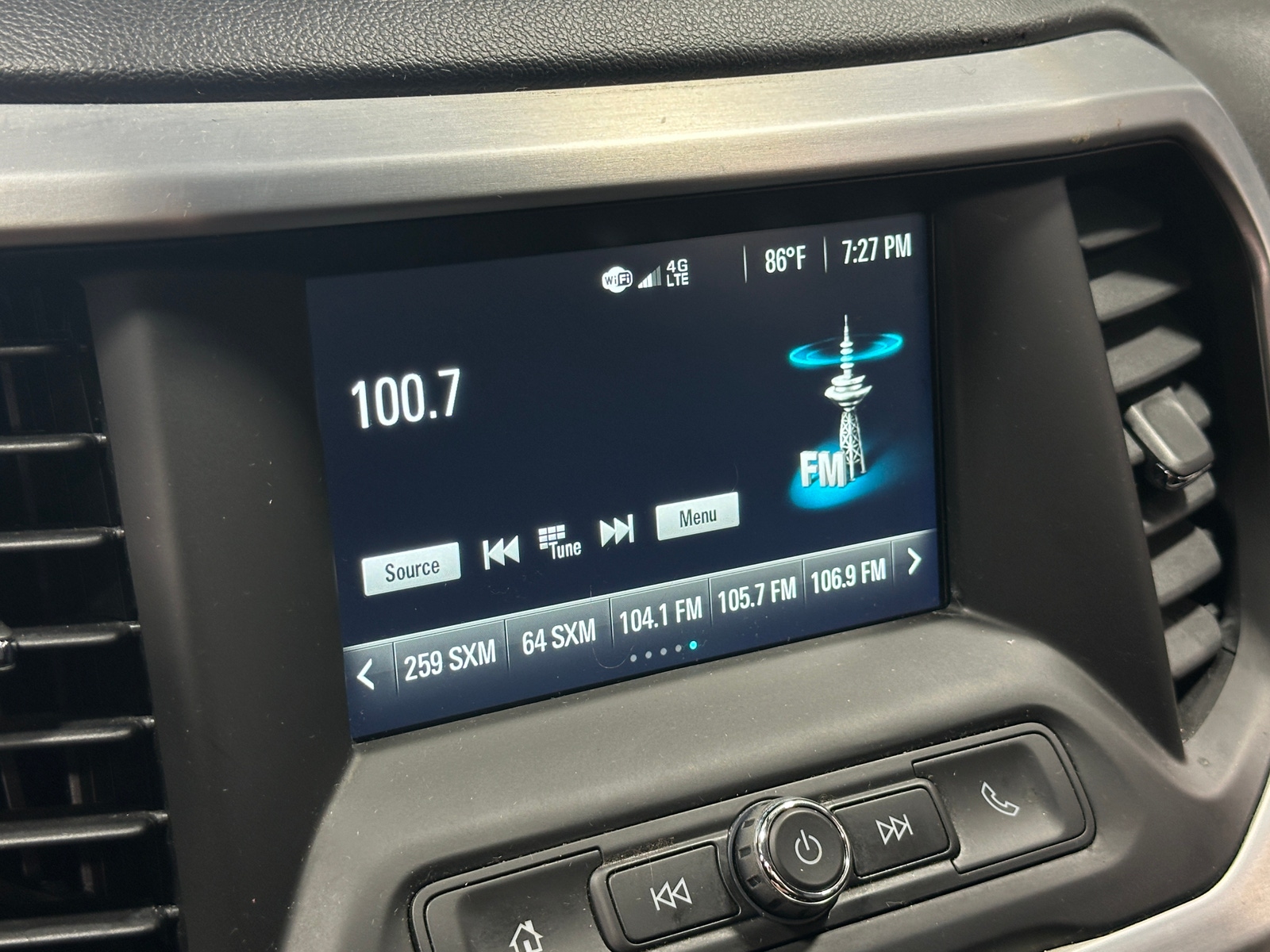 Thumbnail: 2018 GMC Acadia - 4